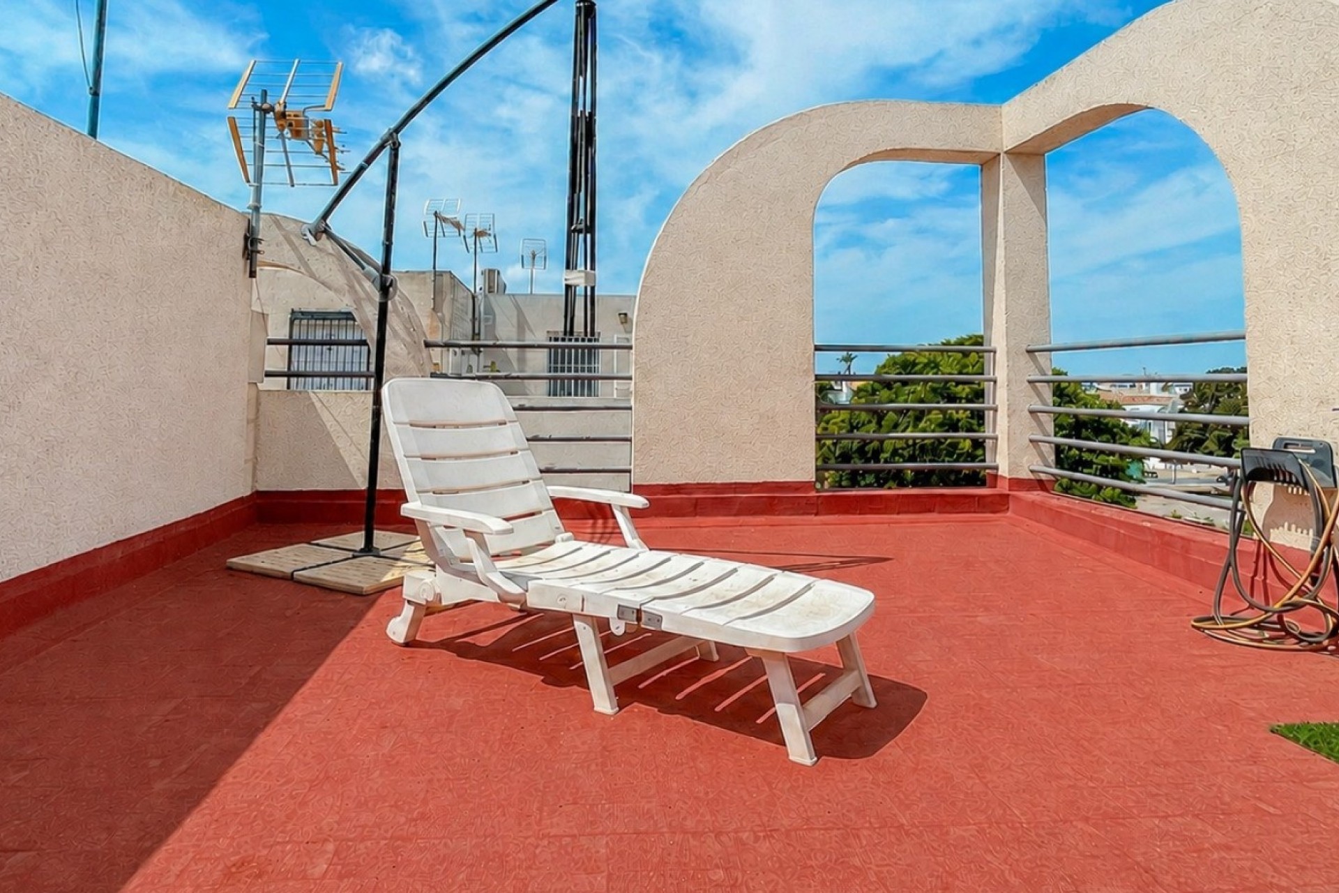 Herverkoop - Rijhuis -
Torrevieja - La Siesta