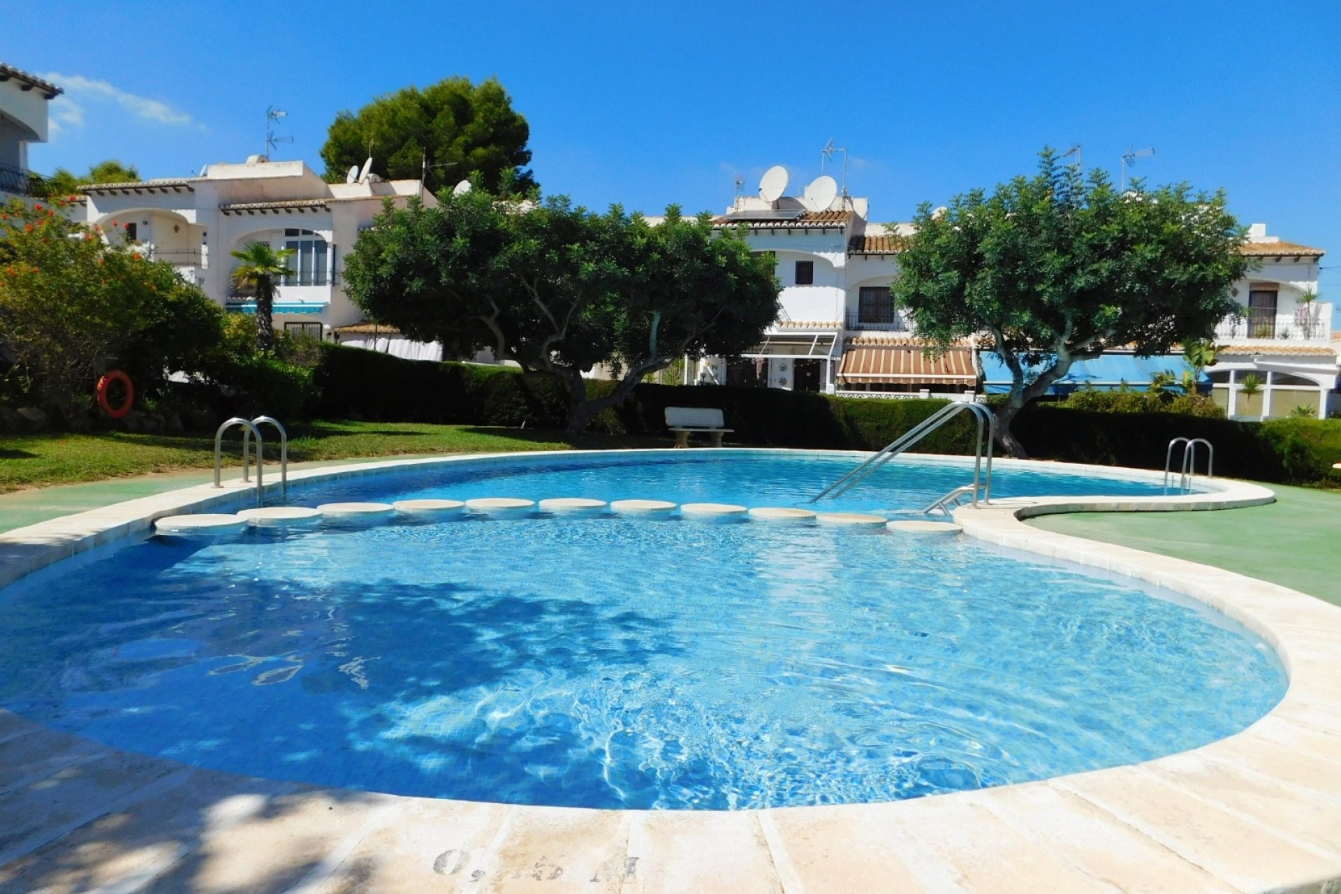 Herverkoop - Rijhuis -
Torrevieja - Lago Jardin
