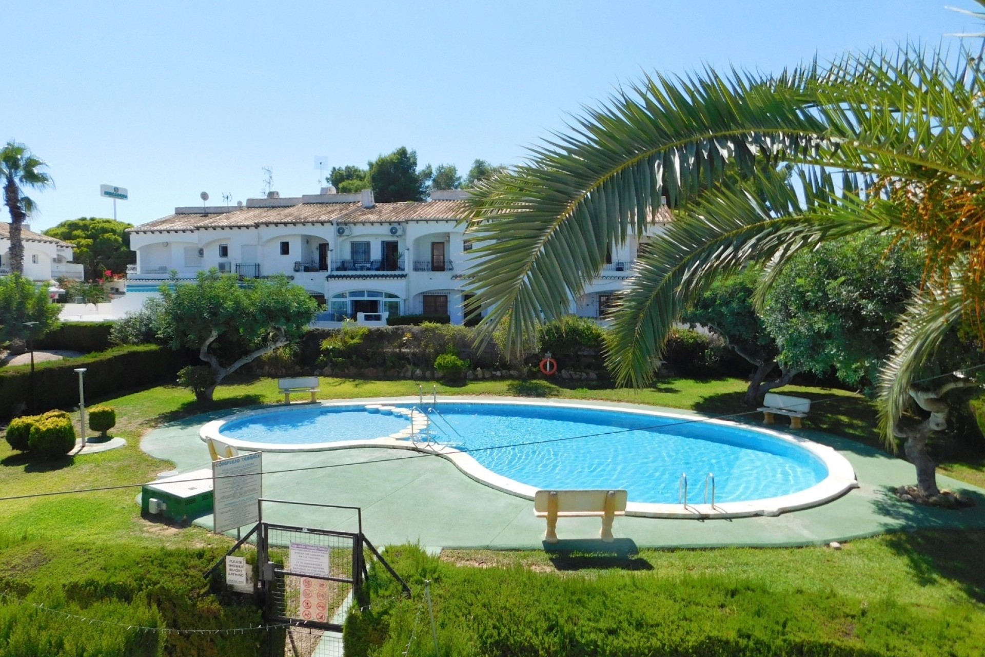 Herverkoop - Rijhuis -
Torrevieja - Lago Jardin