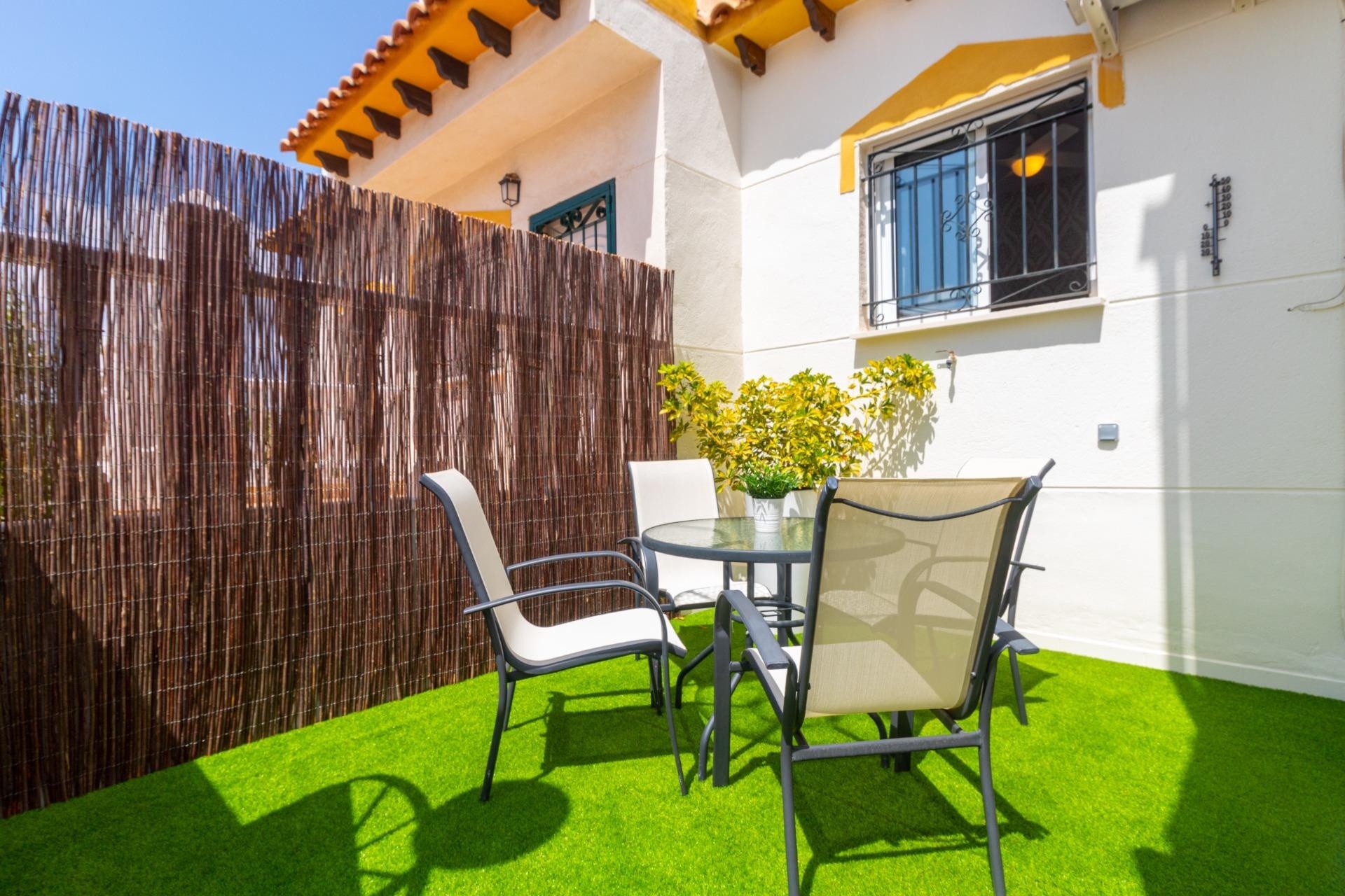 Herverkoop - Rijhuis -
Torrevieja - Los altos