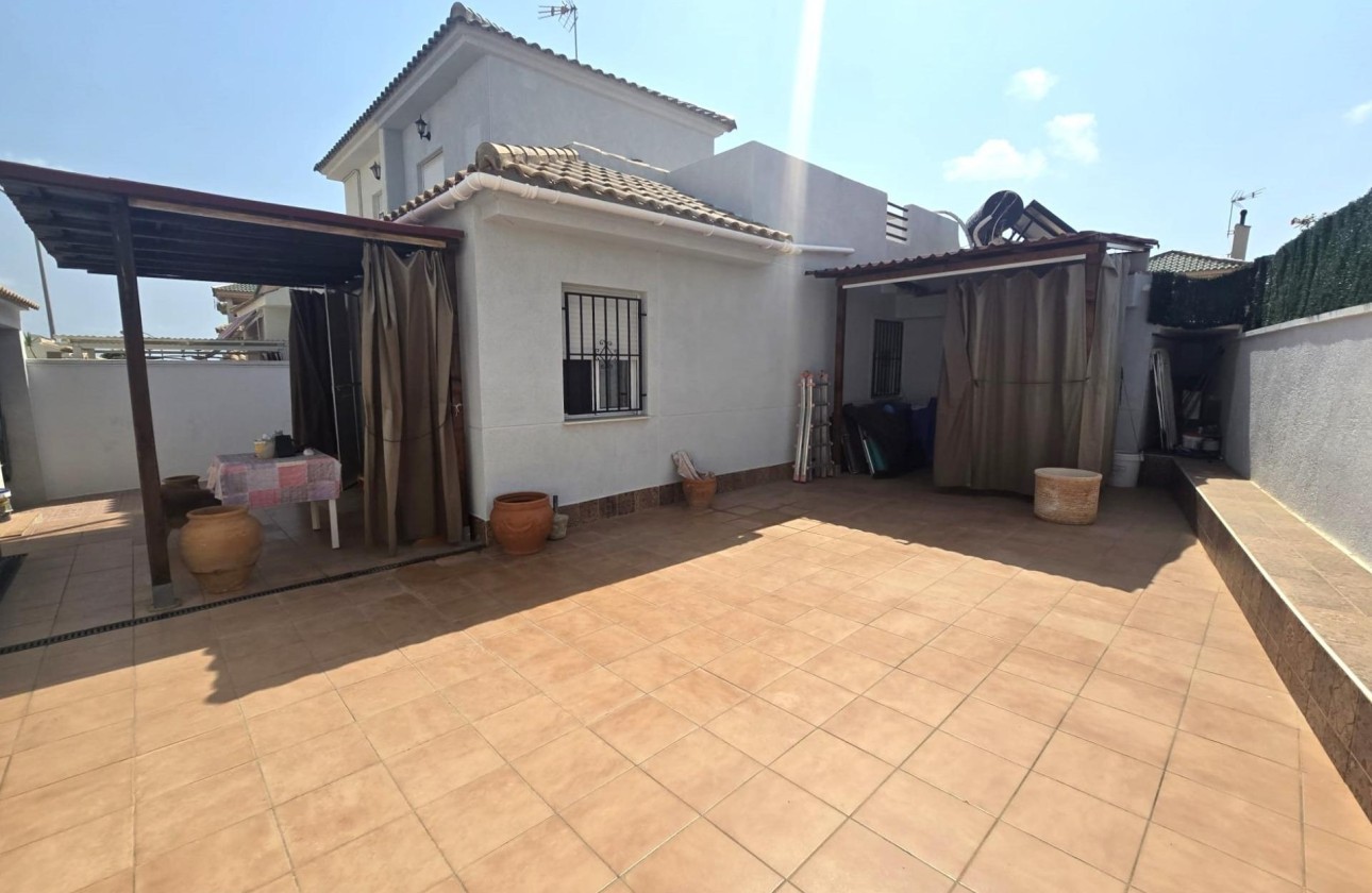 Herverkoop - Rijhuis -
Torrevieja - Los Altos