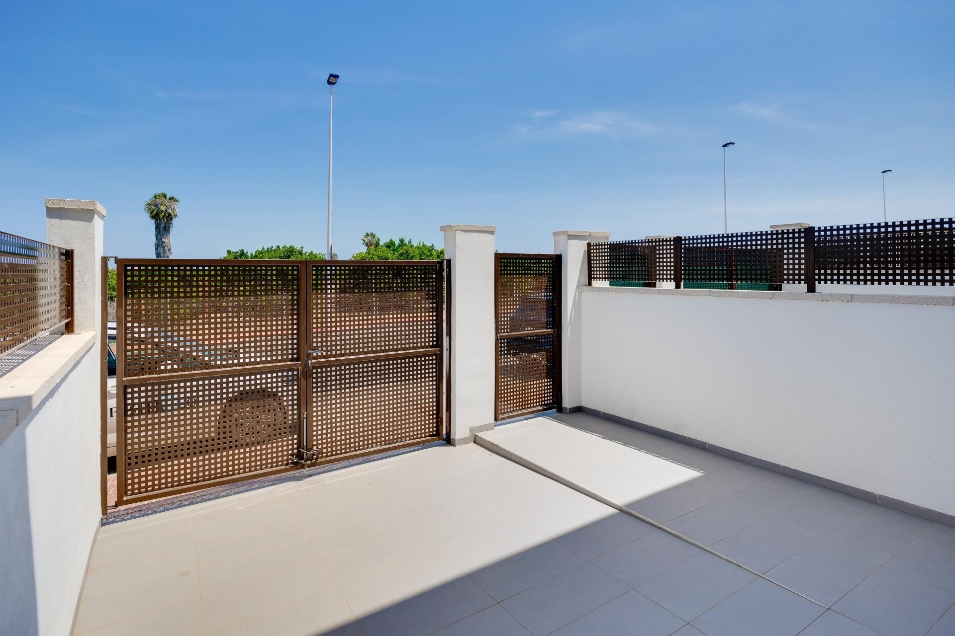 Herverkoop - Rijhuis -
Torrevieja - Los Balcones