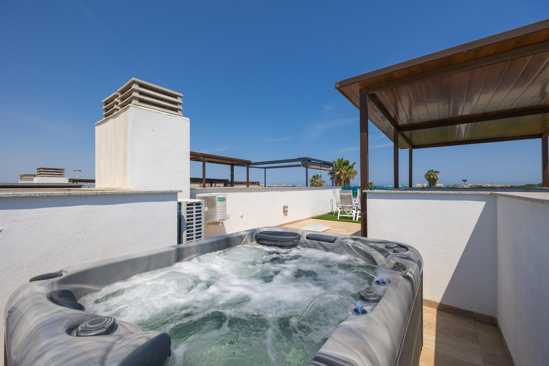 Herverkoop - Rijhuis -
Torrevieja - Los Balcones