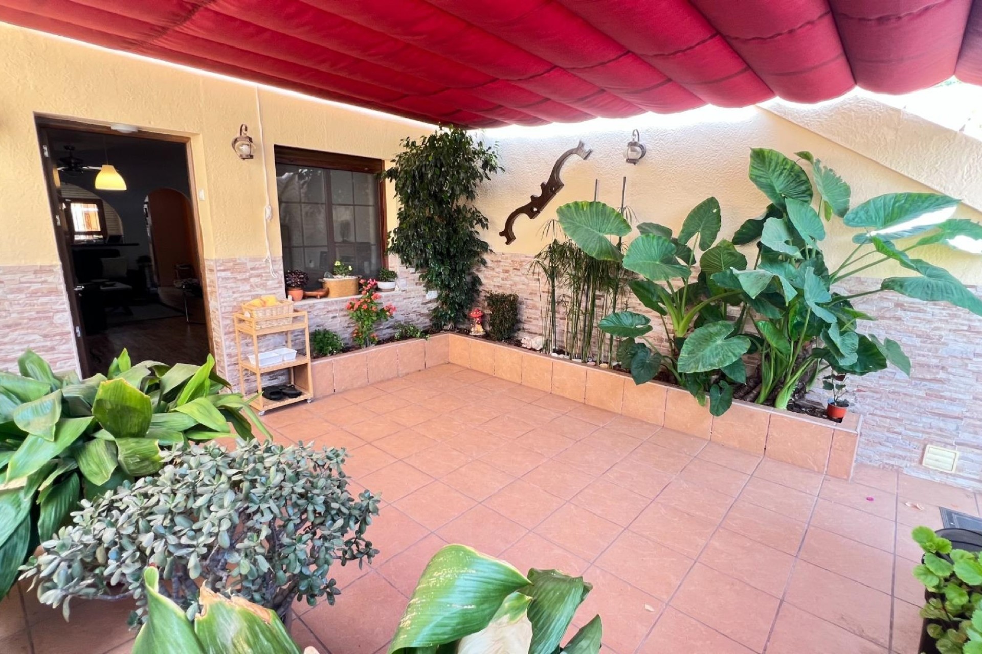 Herverkoop - Rijhuis -
Torrevieja - Los Balcones