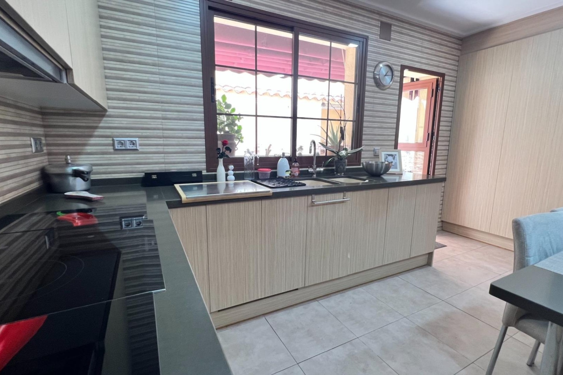 Herverkoop - Rijhuis -
Torrevieja - Los Balcones