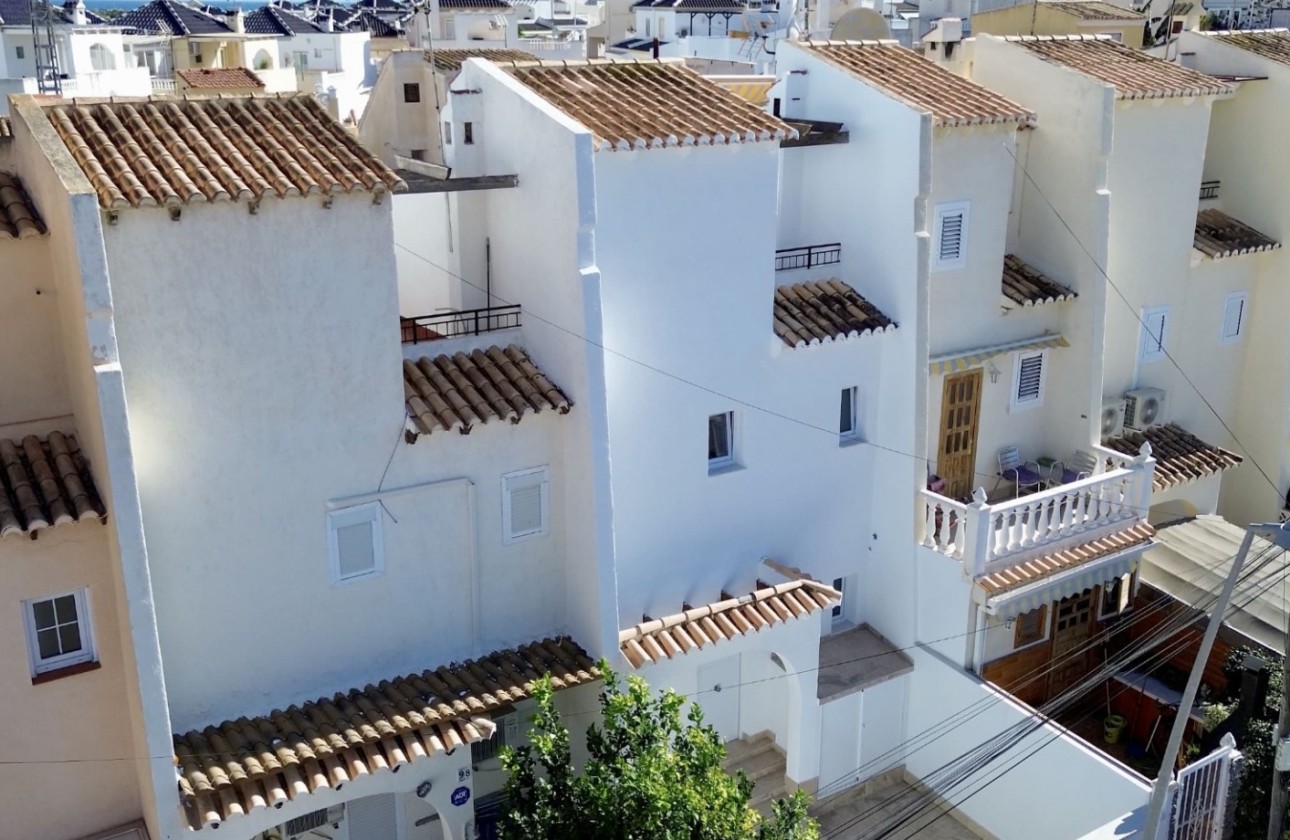 Herverkoop - Rijhuis -
Torrevieja - Los Balcones