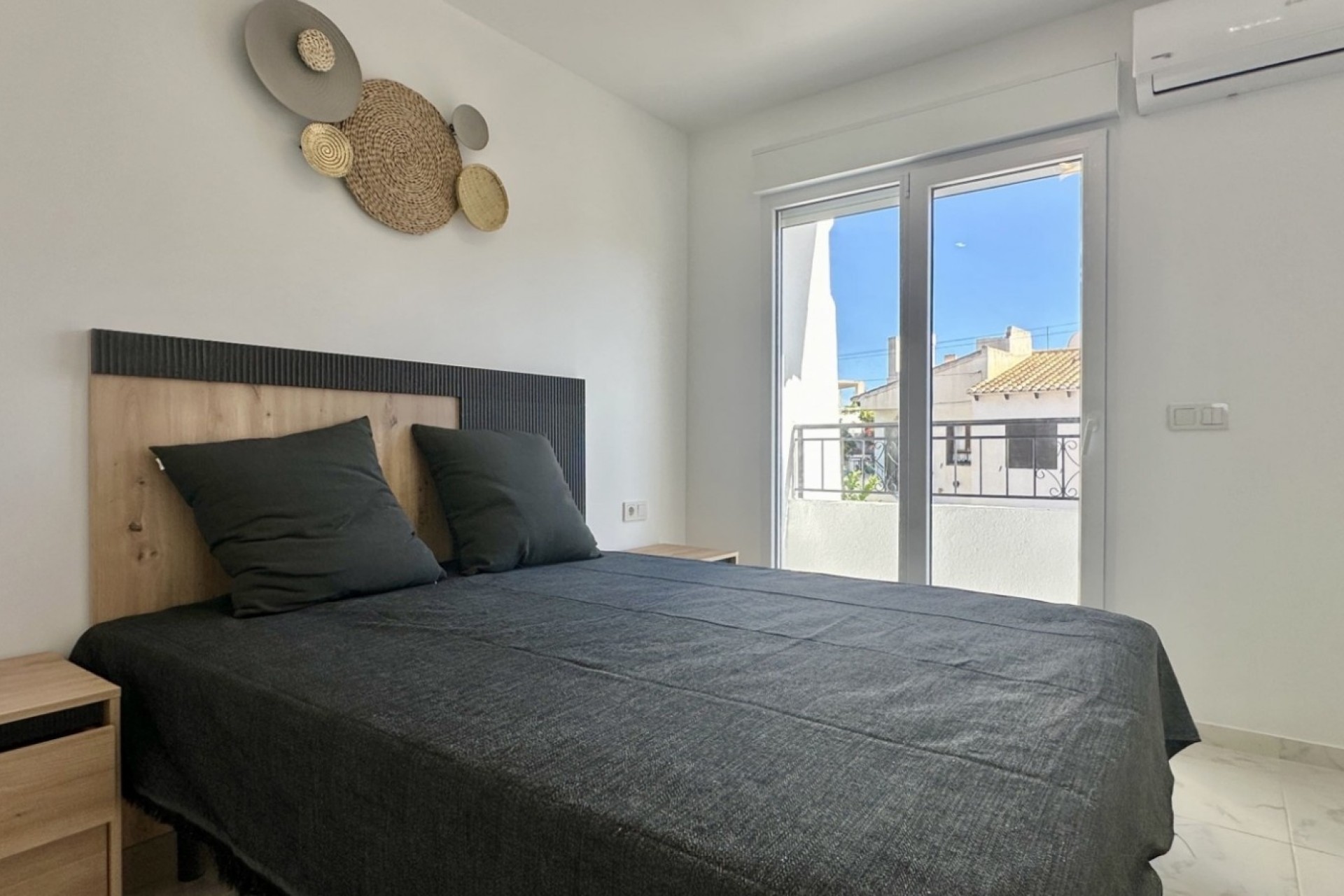 Herverkoop - Rijhuis -
Torrevieja - Los Balcones