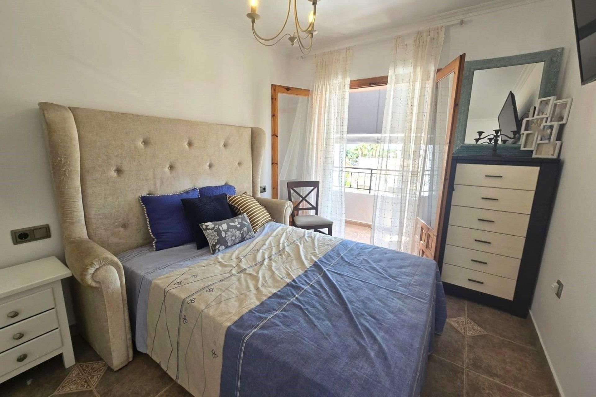 Herverkoop - Rijhuis -
Torrevieja - Los Balcones