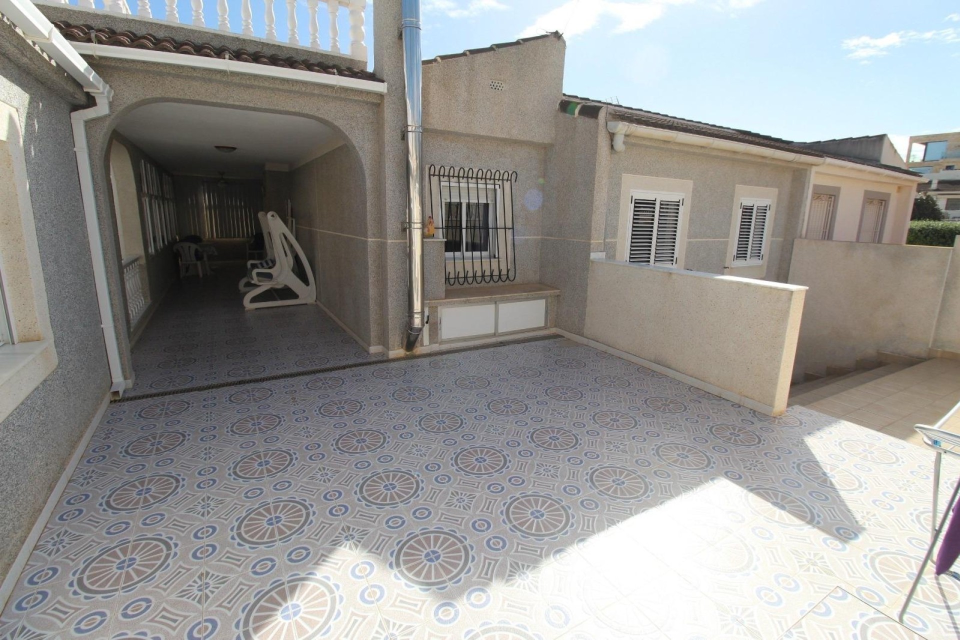 Herverkoop - Rijhuis -
Torrevieja - Los Balcones