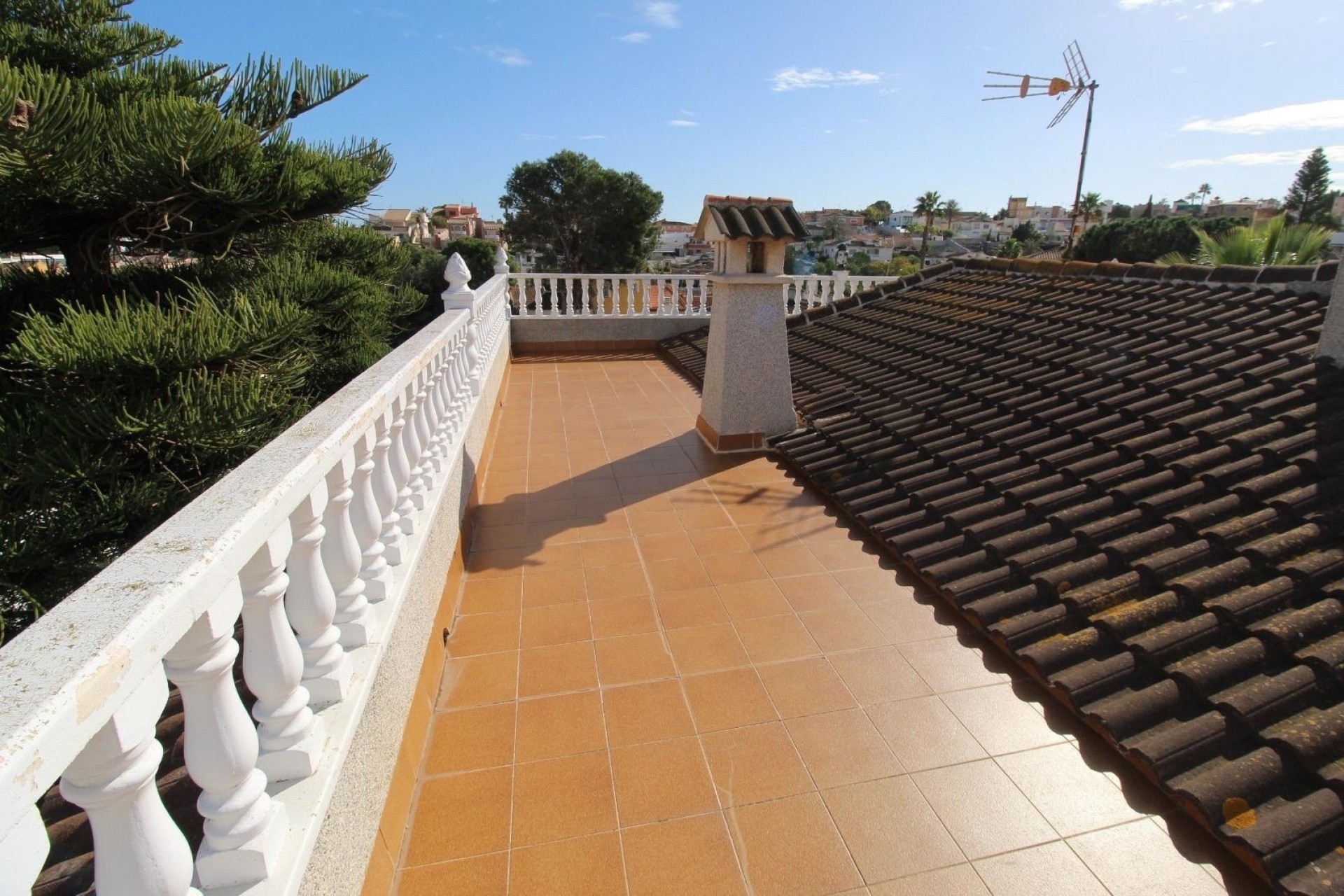 Herverkoop - Rijhuis -
Torrevieja - Los Balcones