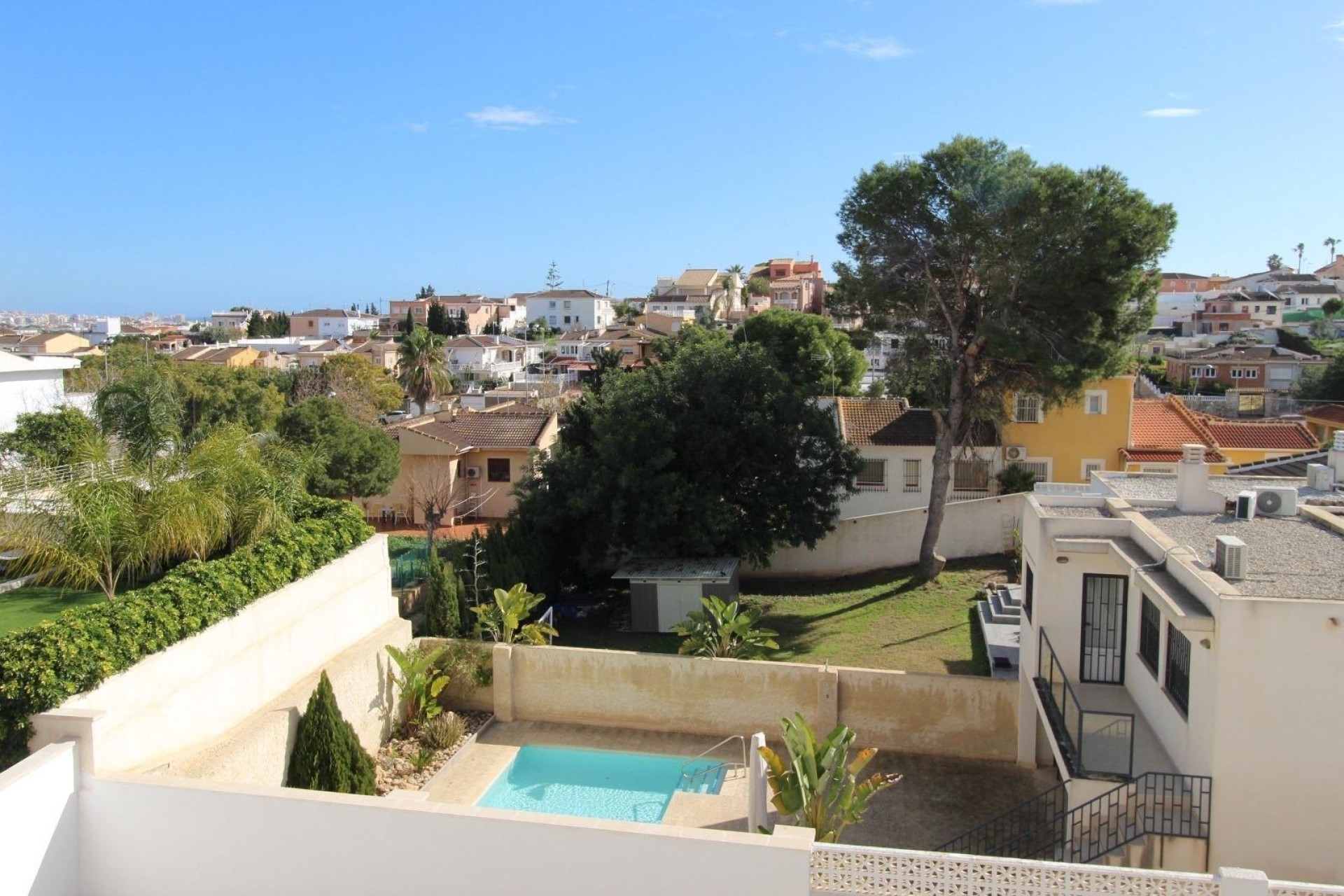 Herverkoop - Rijhuis -
Torrevieja - Los Balcones