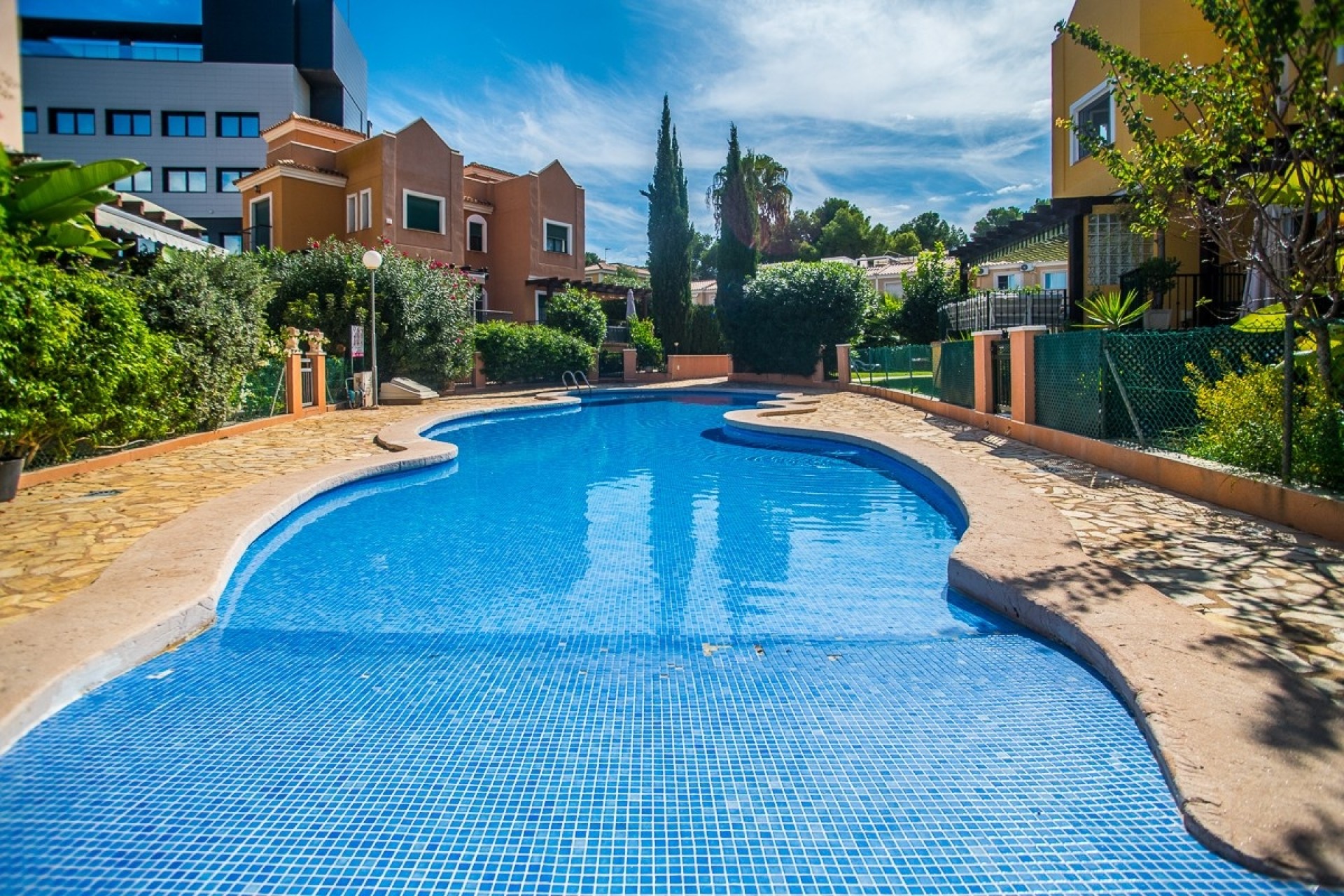Herverkoop - Rijhuis -
Torrevieja - Los Balcones