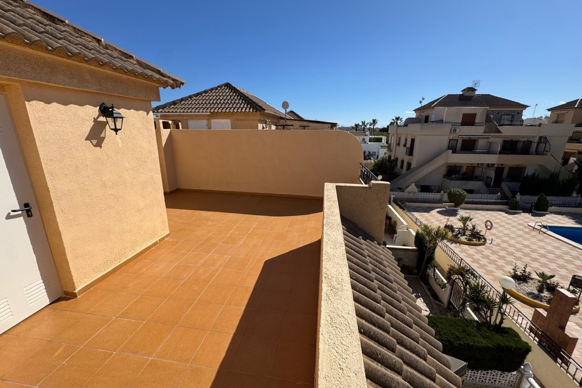 Herverkoop - Rijhuis -
Torrevieja - Los Frutales