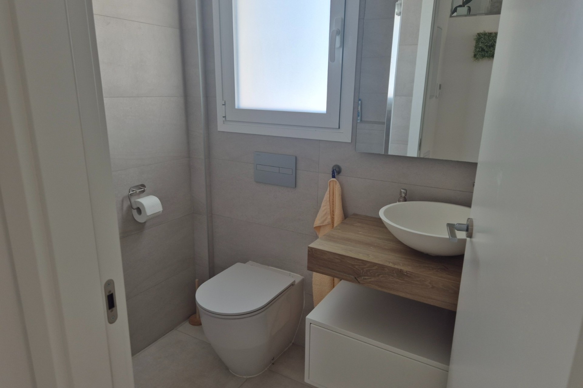 Herverkoop - Rijhuis -
Torrevieja - Nueva Torrevieja