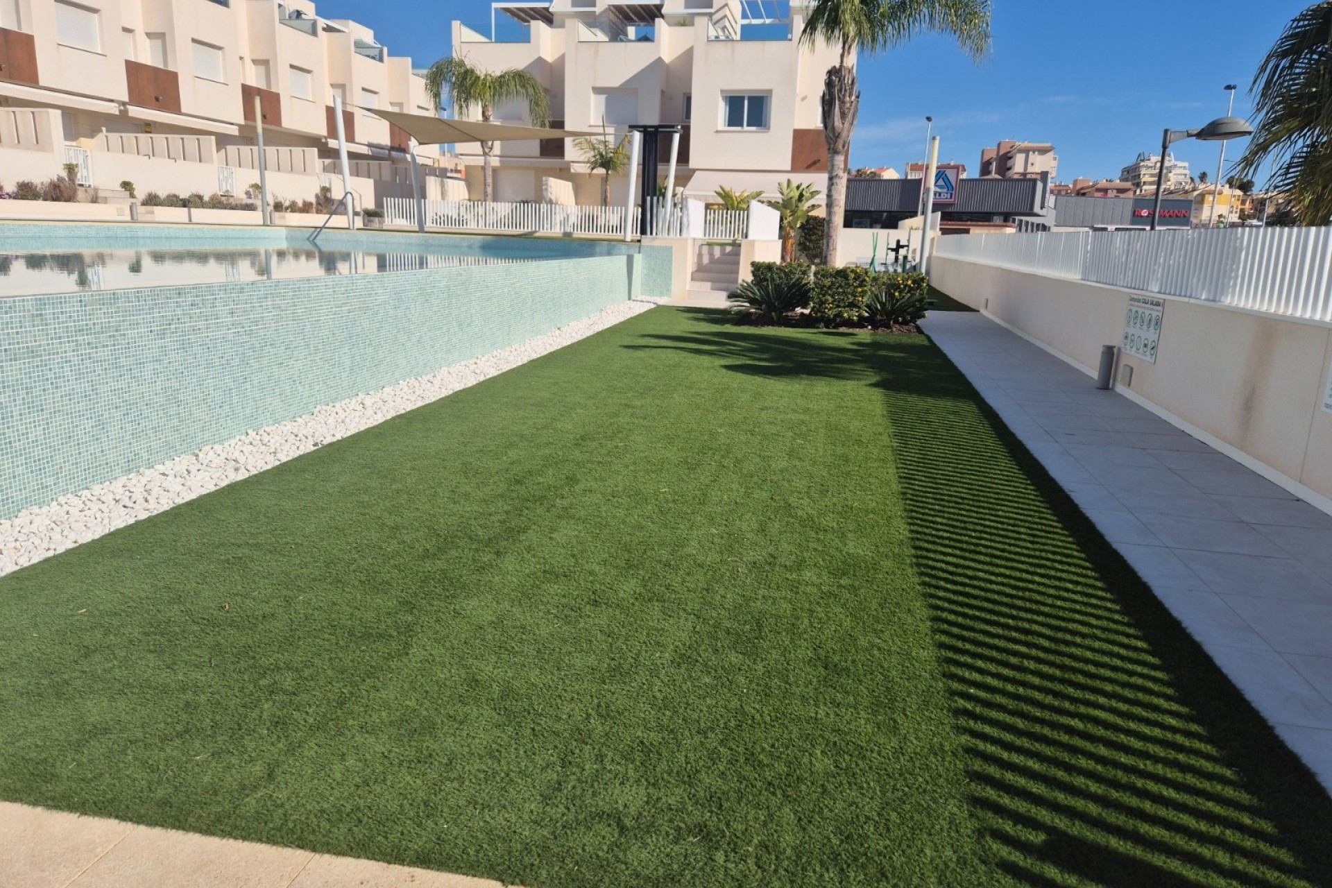 Herverkoop - Rijhuis -
Torrevieja - Nueva Torrevieja