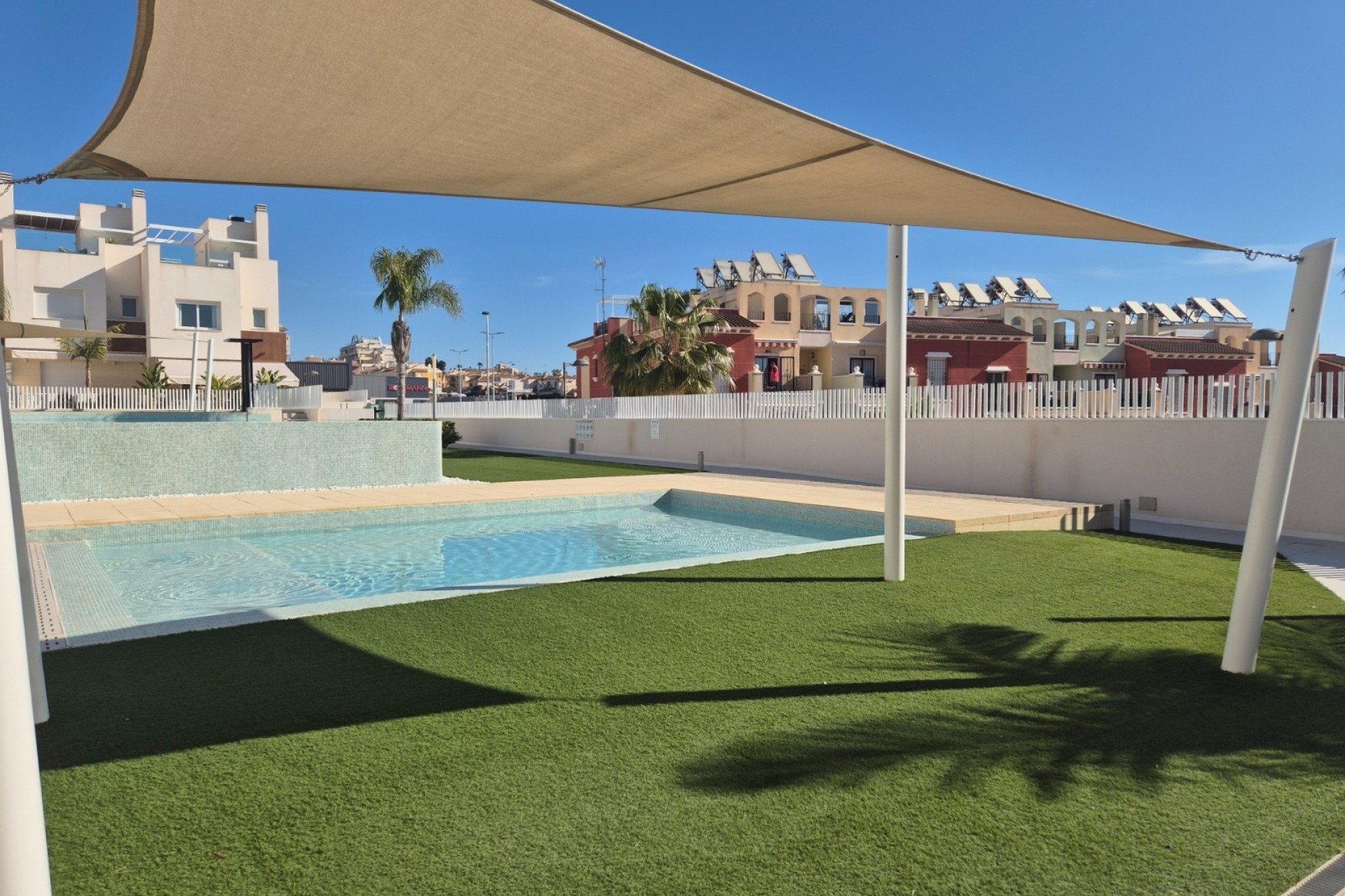 Herverkoop - Rijhuis -
Torrevieja - Nueva Torrevieja