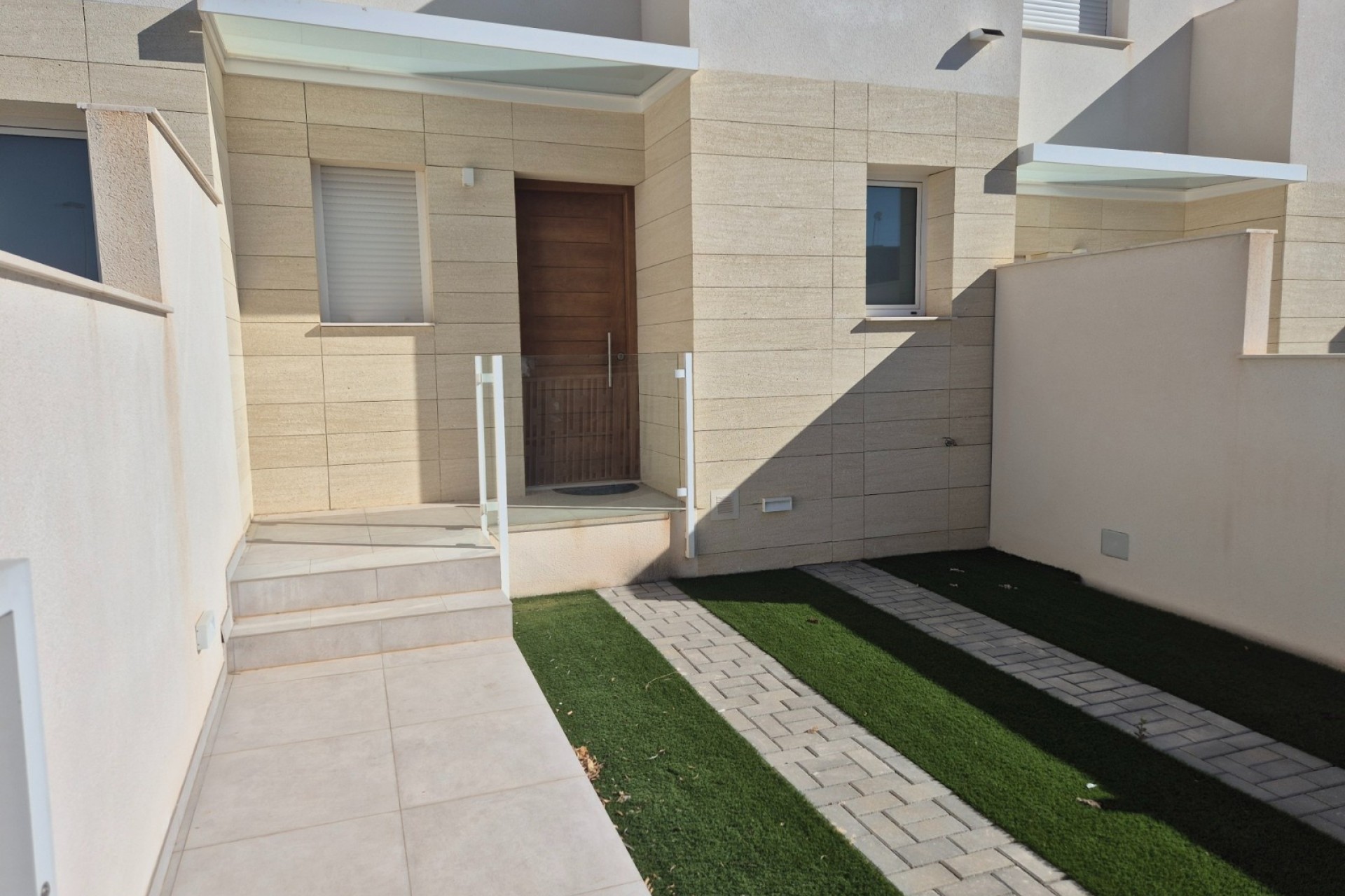 Herverkoop - Rijhuis -
Torrevieja - Nueva Torrevieja