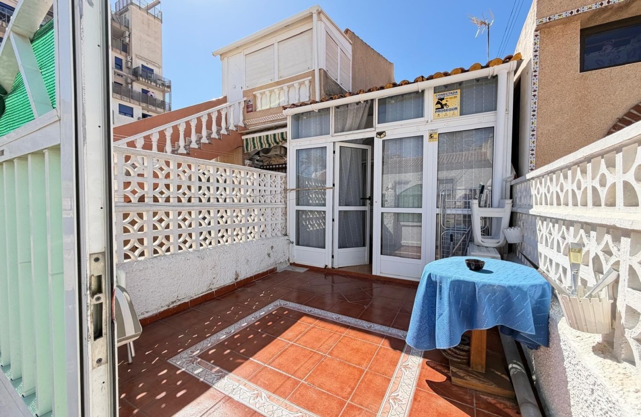 Herverkoop - Rijhuis -
Torrevieja - Nueva Torrevieja