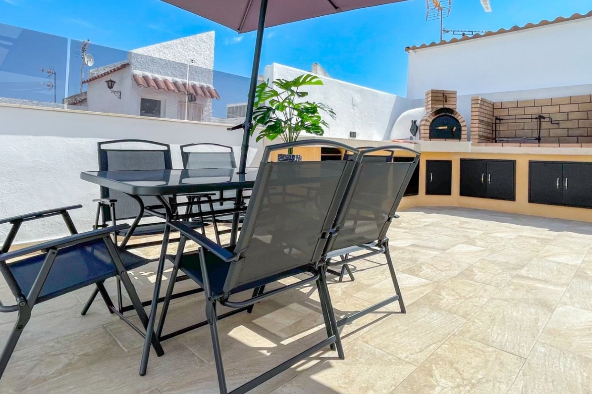 Herverkoop - Rijhuis -
Torrevieja - Nueva Torrevieja