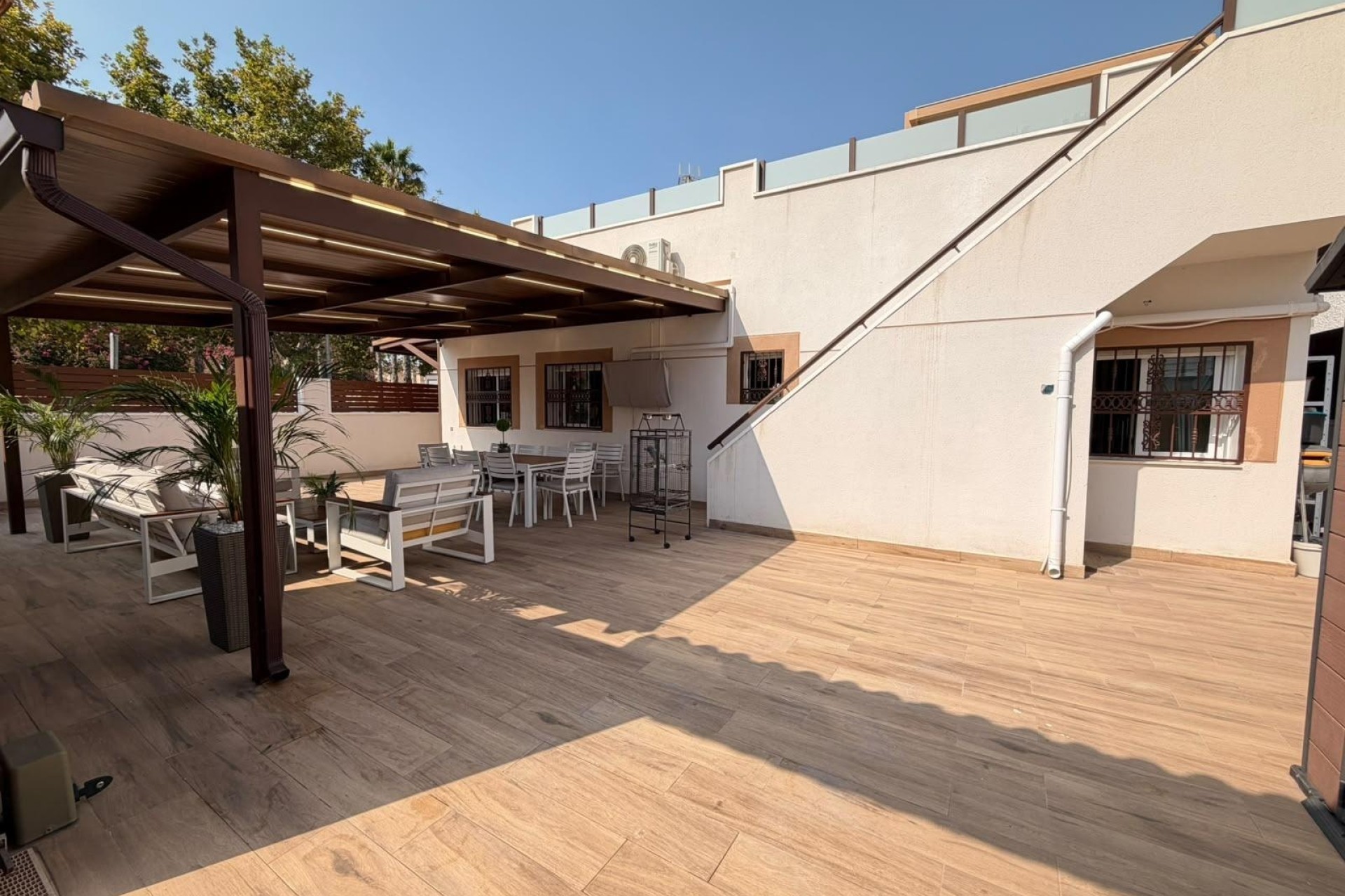 Herverkoop - Rijhuis -
Torrevieja - Nueva Torrevieja
