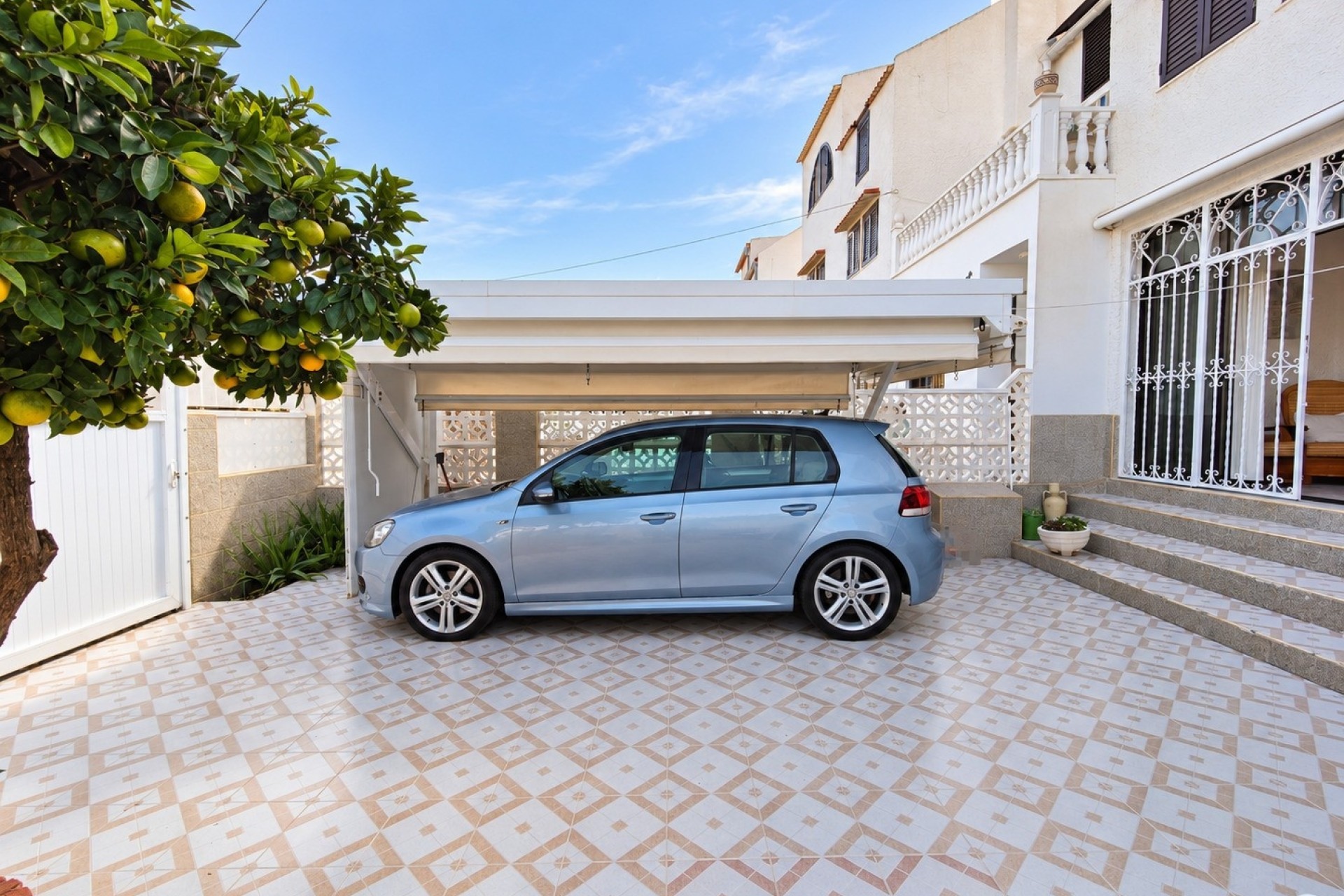 Herverkoop - Rijhuis -
Torrevieja - Nueva Torrevieja