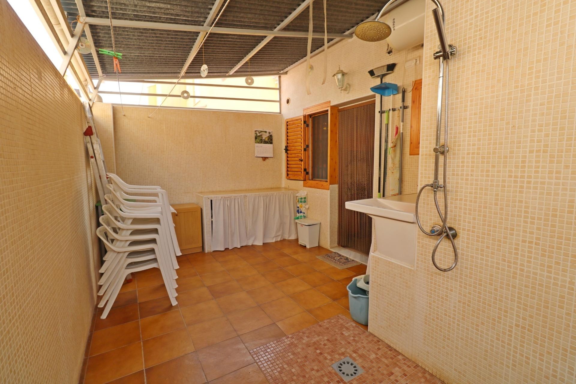 Herverkoop - Rijhuis -
Torrevieja - Playa de los Naufragos