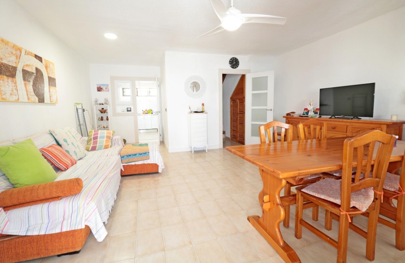 Herverkoop - Rijhuis -
Torrevieja - Playa de los Naufragos