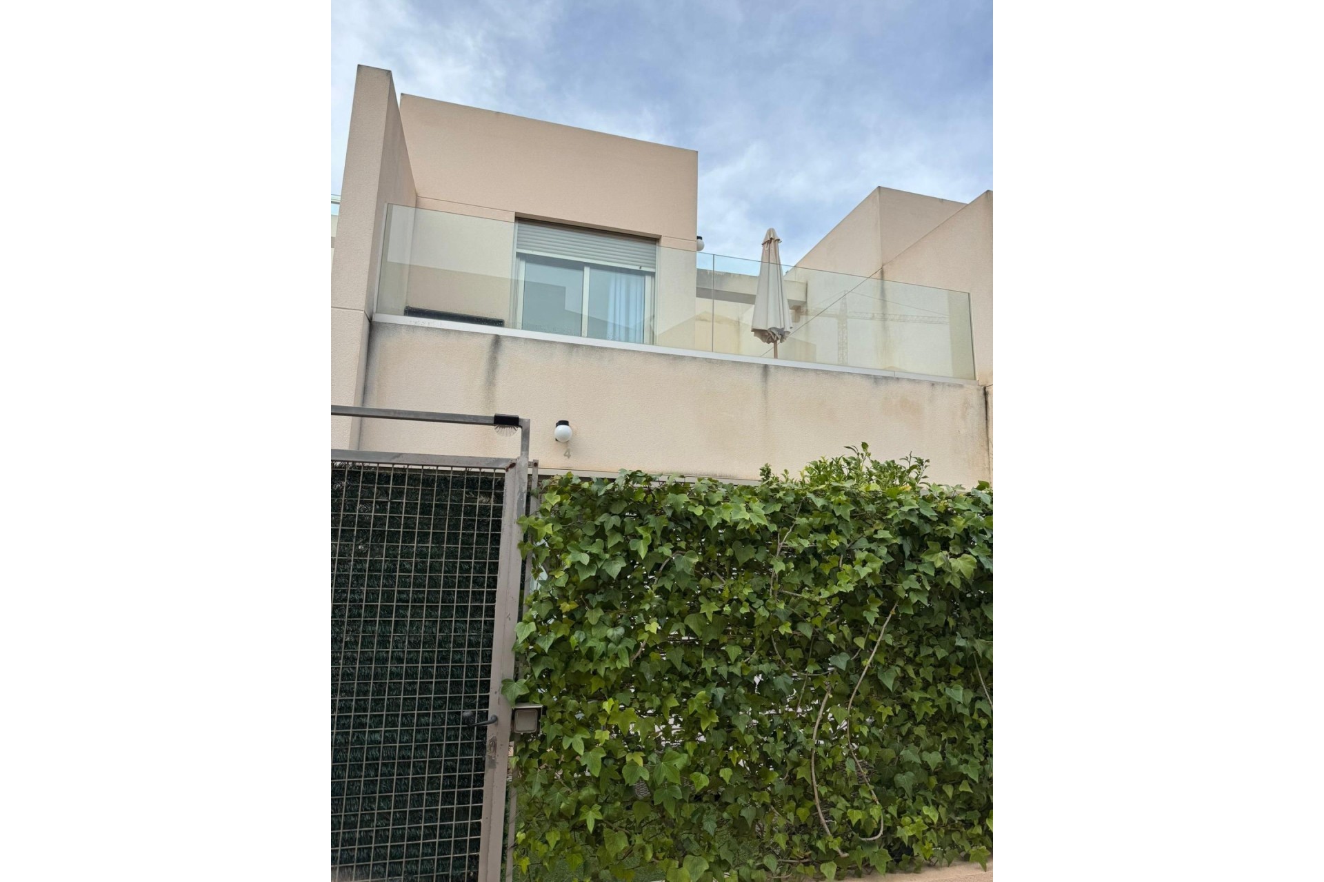 Herverkoop - Rijhuis -
Torrevieja - Punta Prima