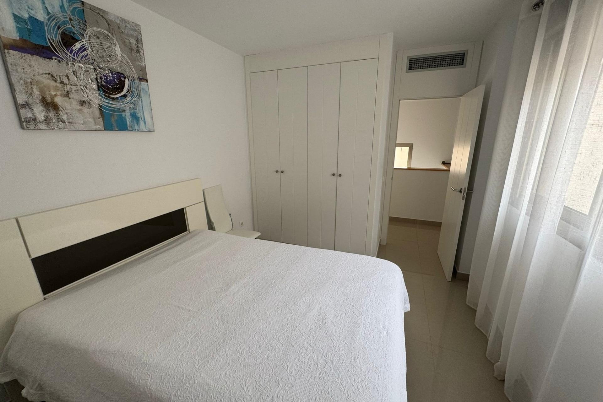 Herverkoop - Rijhuis -
Torrevieja - Punta Prima