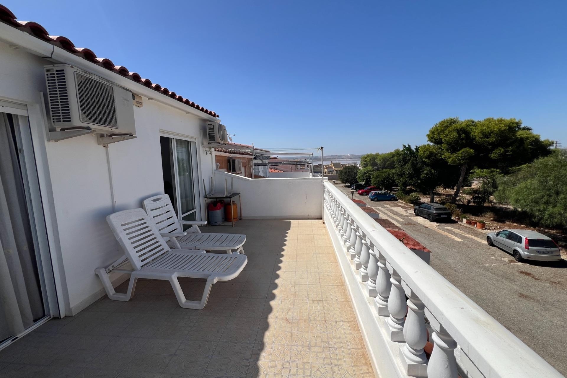 Herverkoop - Rijhuis -
Torrevieja - San Luis