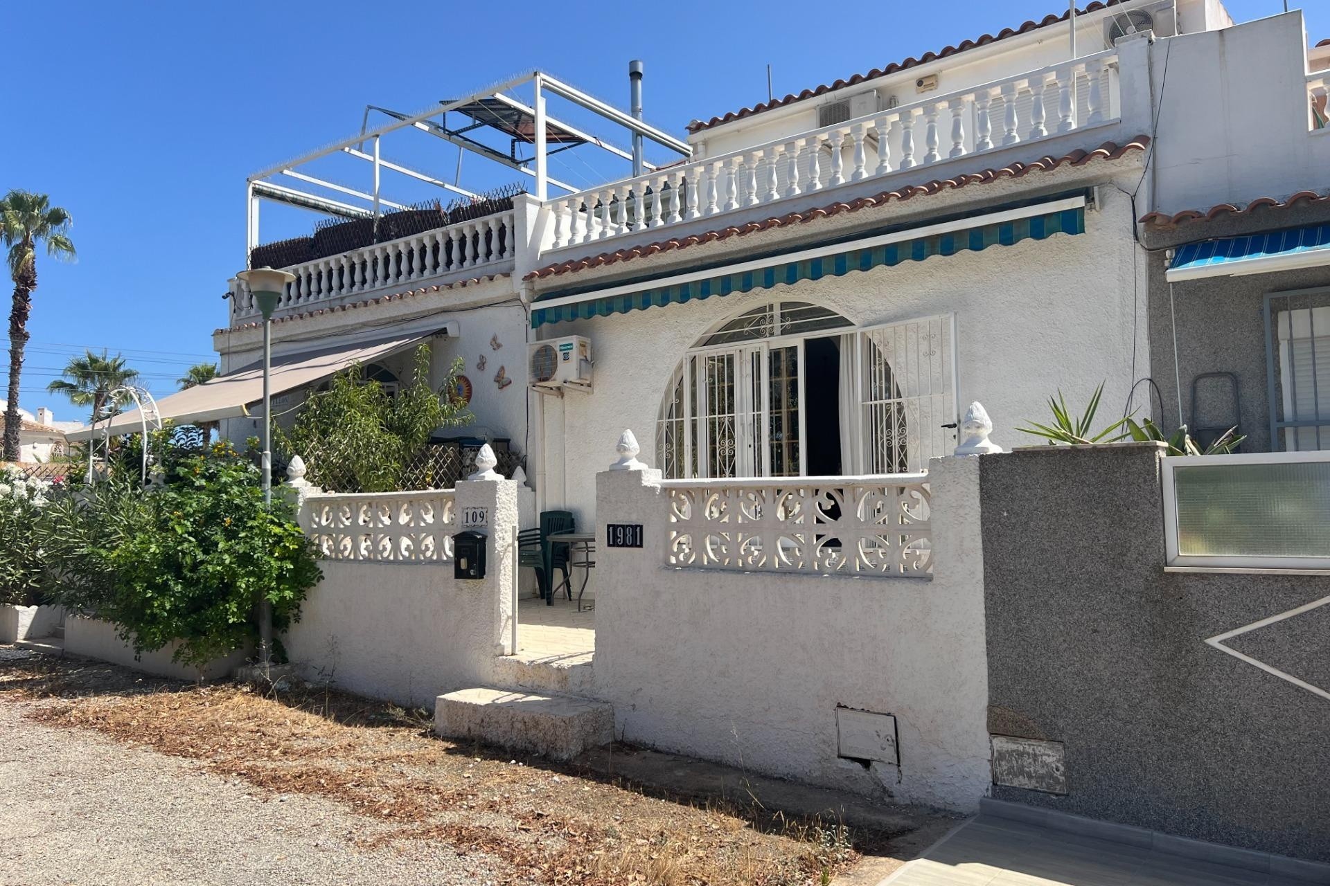 Herverkoop - Rijhuis -
Torrevieja - San Luis