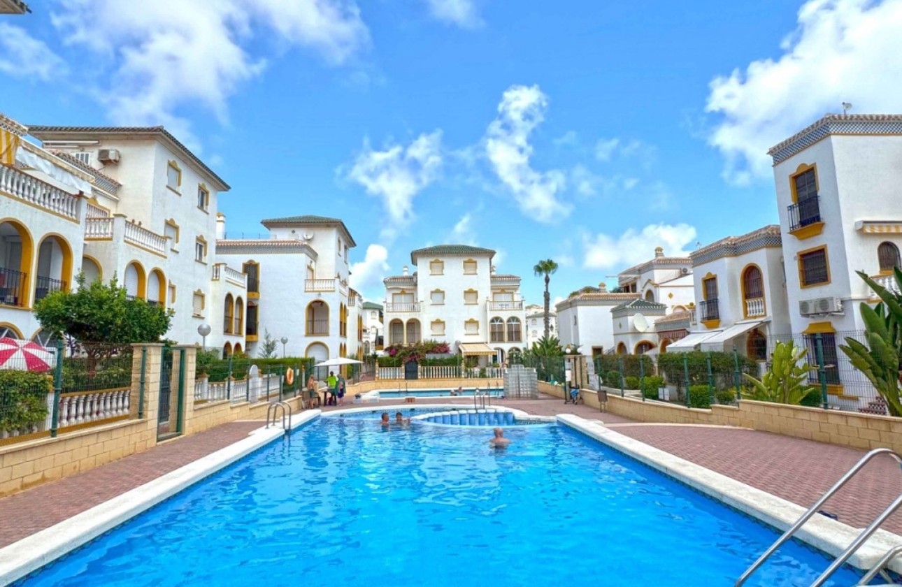Herverkoop - Rijhuis -
Torrevieja - Torrelamata - La Mata