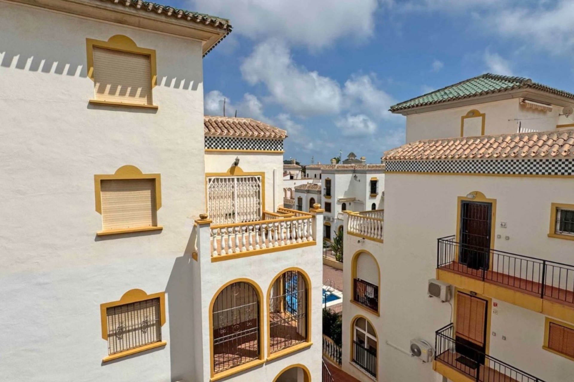 Herverkoop - Rijhuis -
Torrevieja - Torrelamata - La Mata