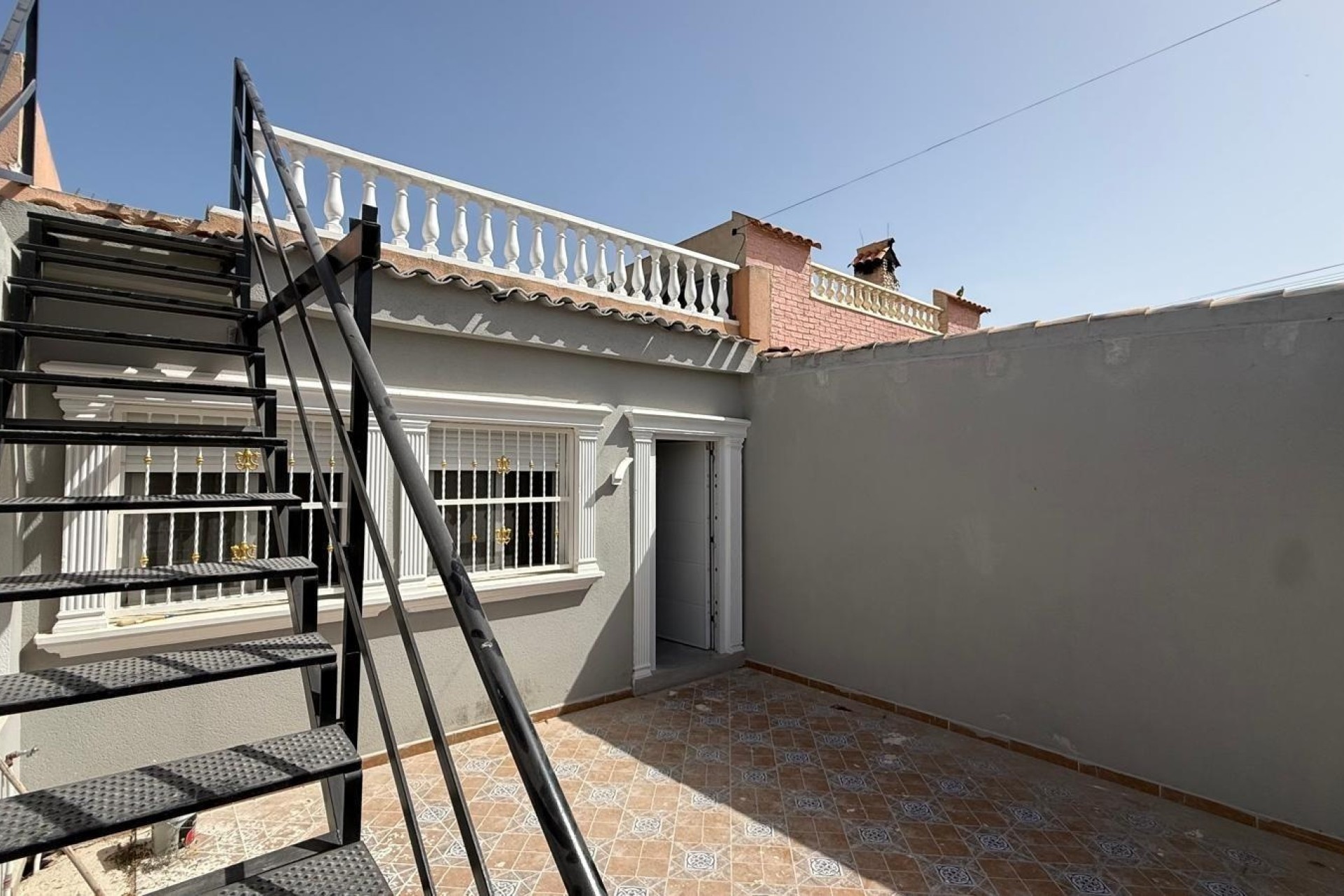 Herverkoop - Rijhuis -
Torrevieja - Torreta florida