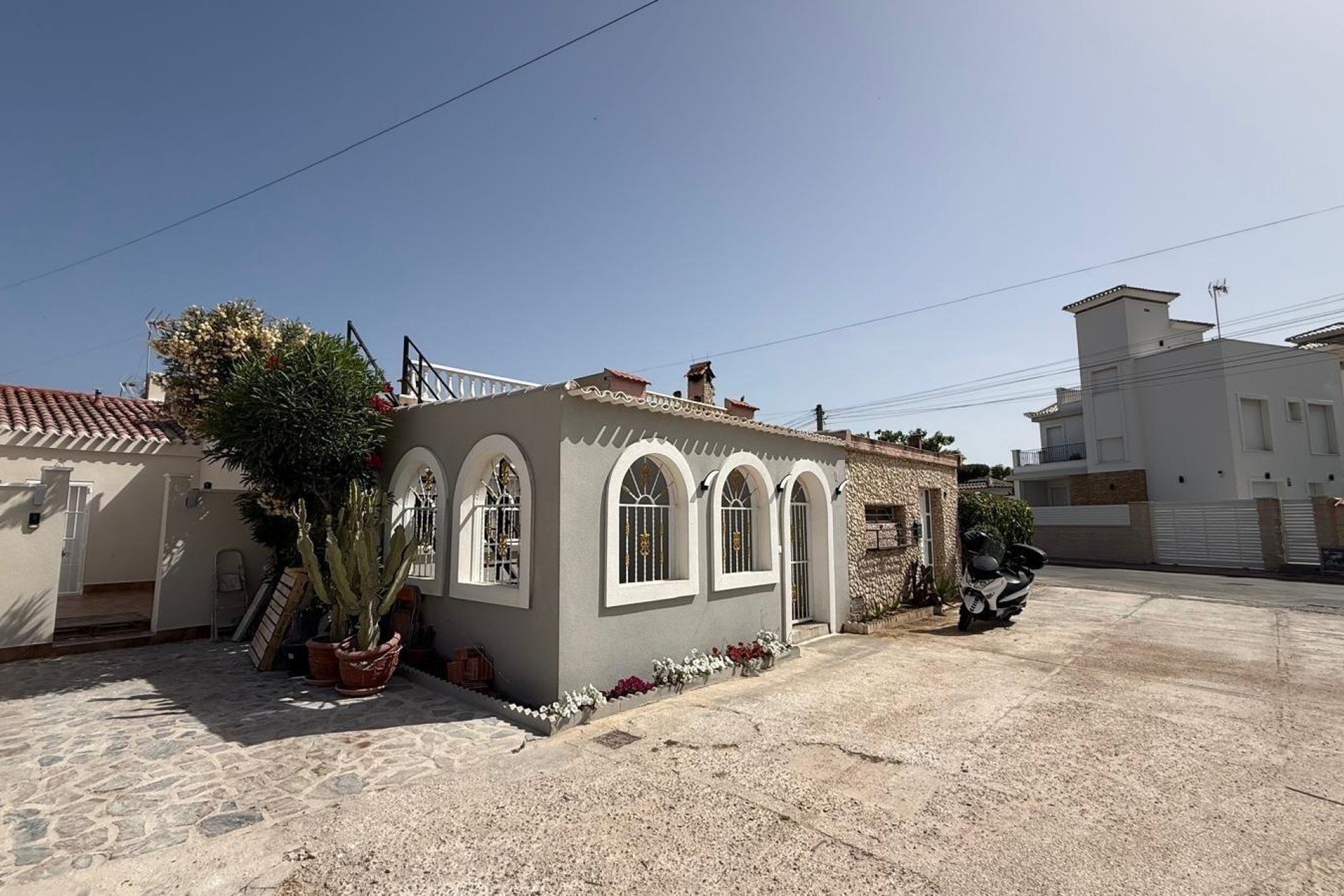 Herverkoop - Rijhuis -
Torrevieja - Torreta florida