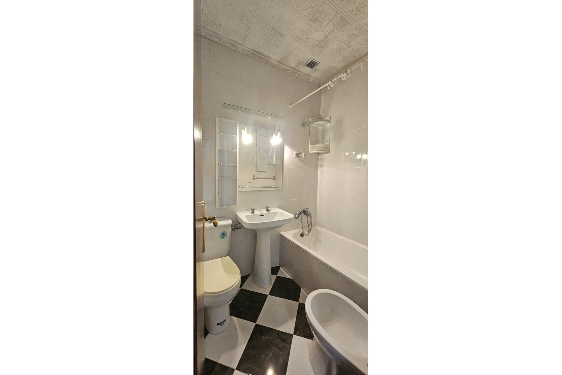 Herverkoop - Rijhuis -
Torrevieja - Torreta florida