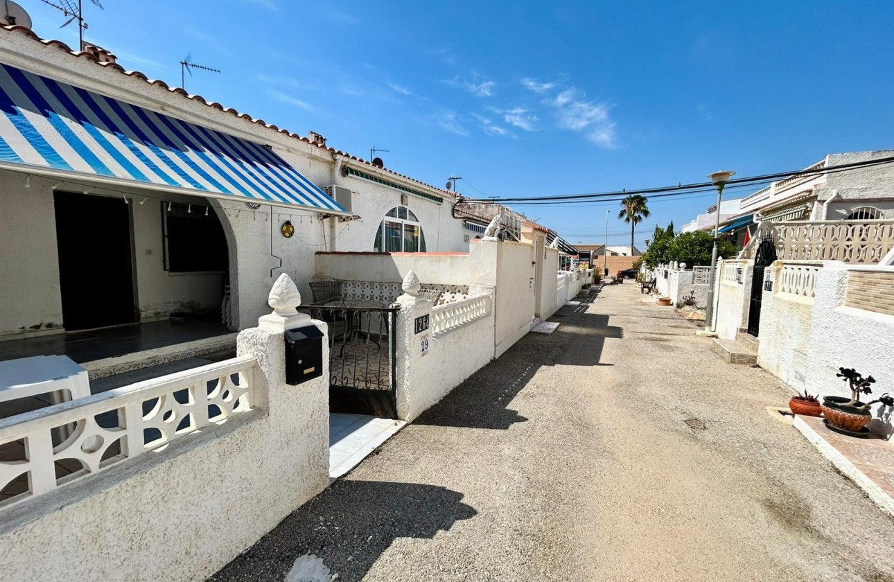 Herverkoop - Rijhuis -
Torrevieja
