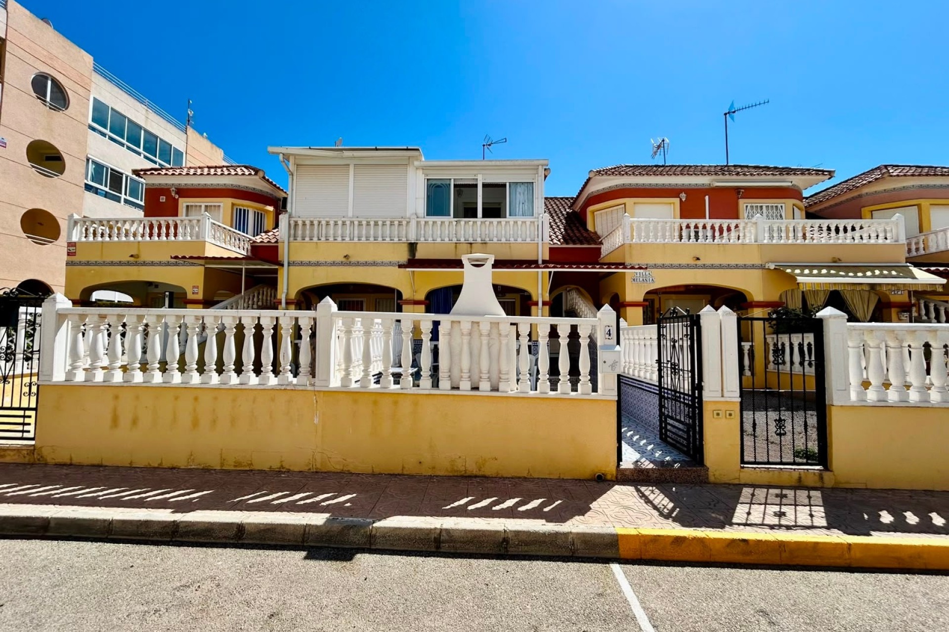 Herverkoop - Rijhuis -
Torrevieja