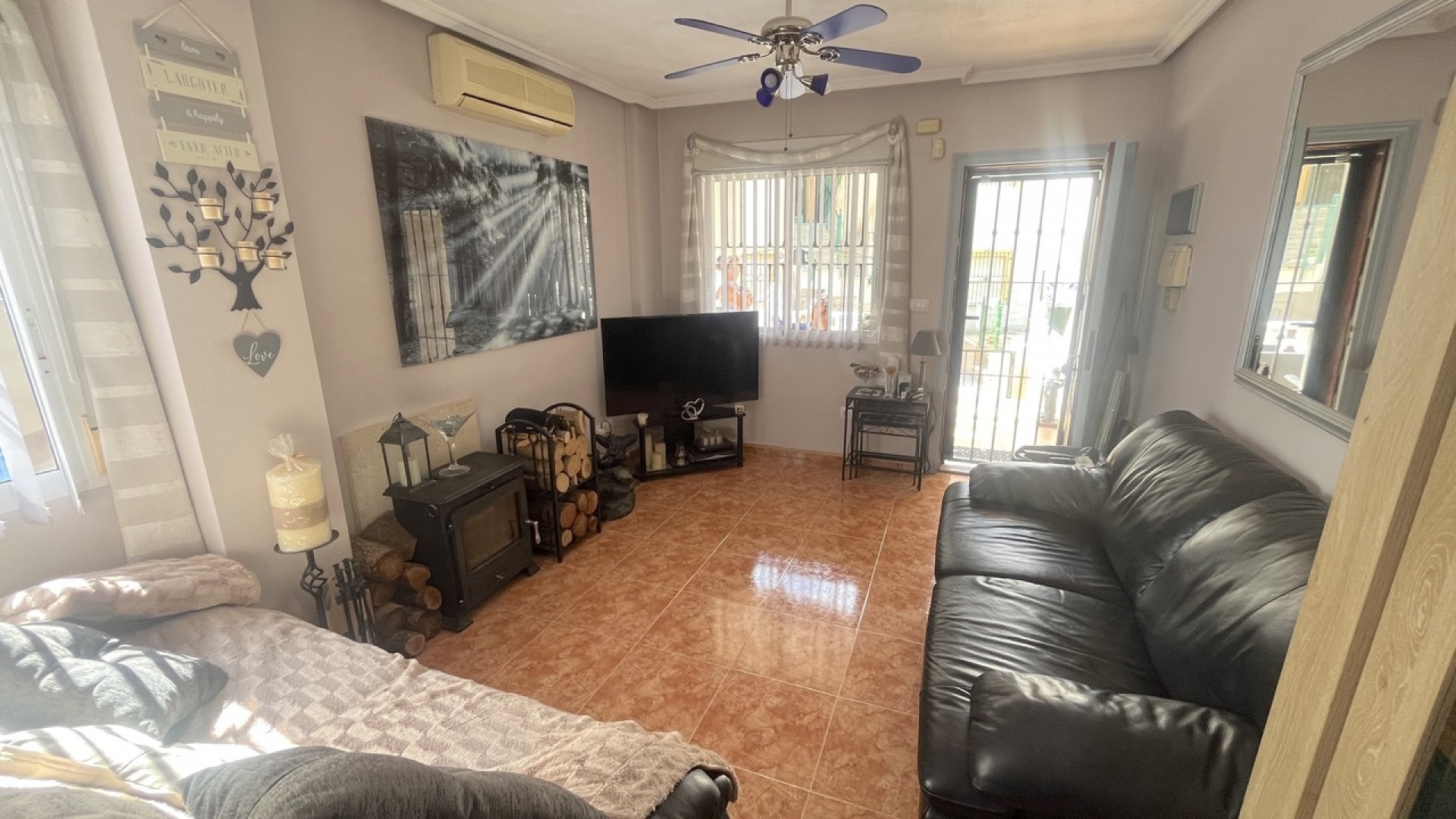 Herverkoop - Stadswoning -
Algorfa