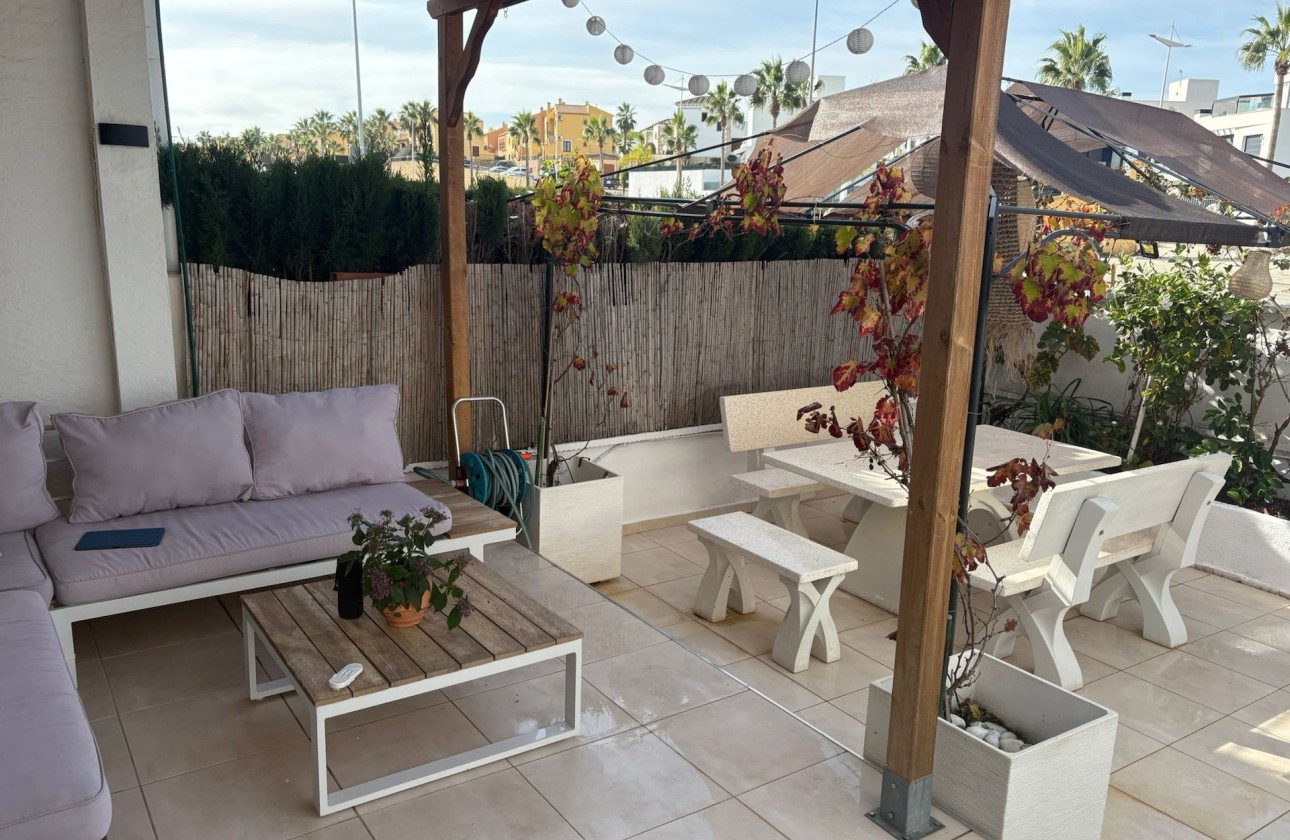 Herverkoop - Stadswoning -
Algorfa