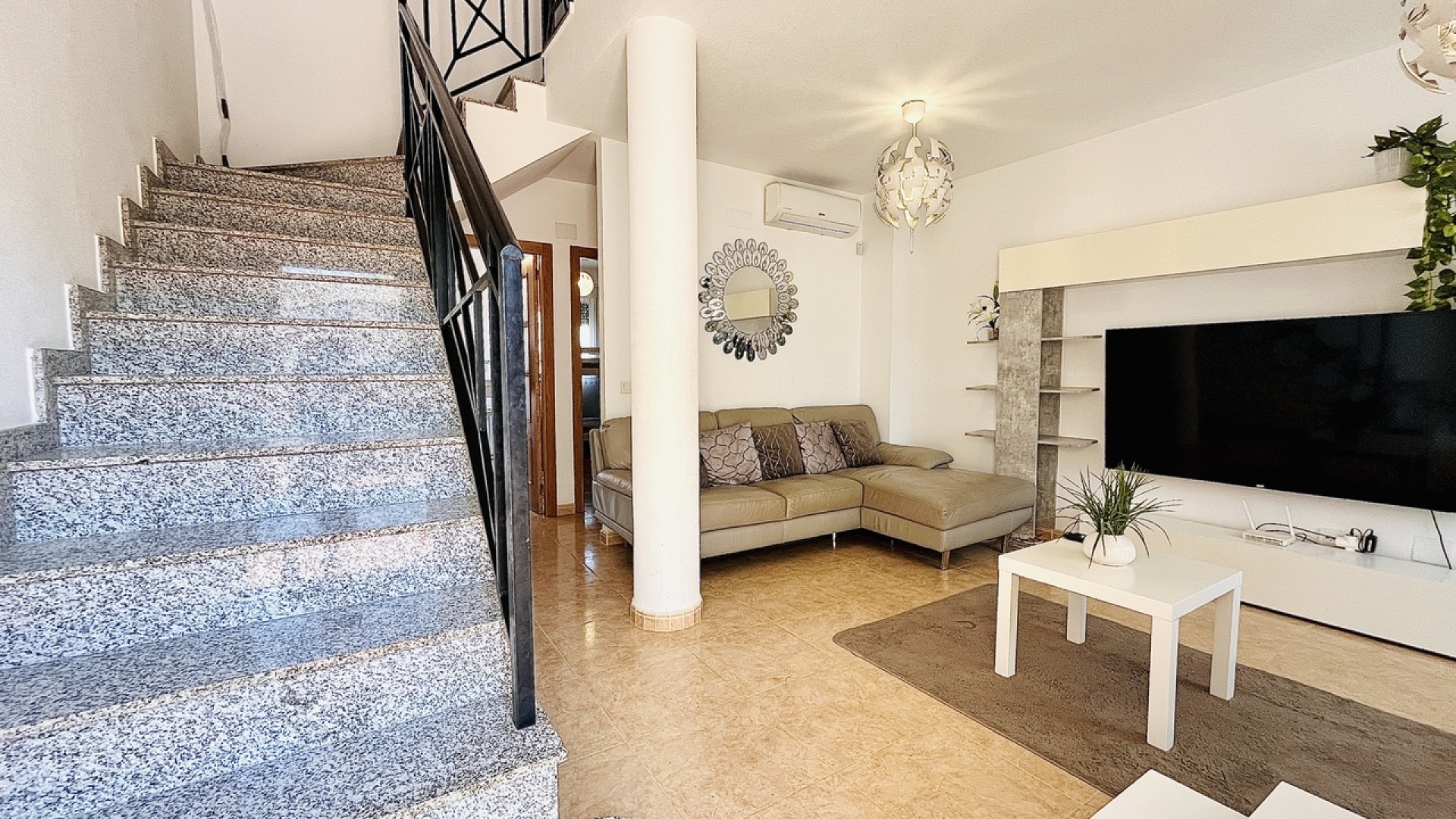 Herverkoop - Stadswoning -
Cabo Roig