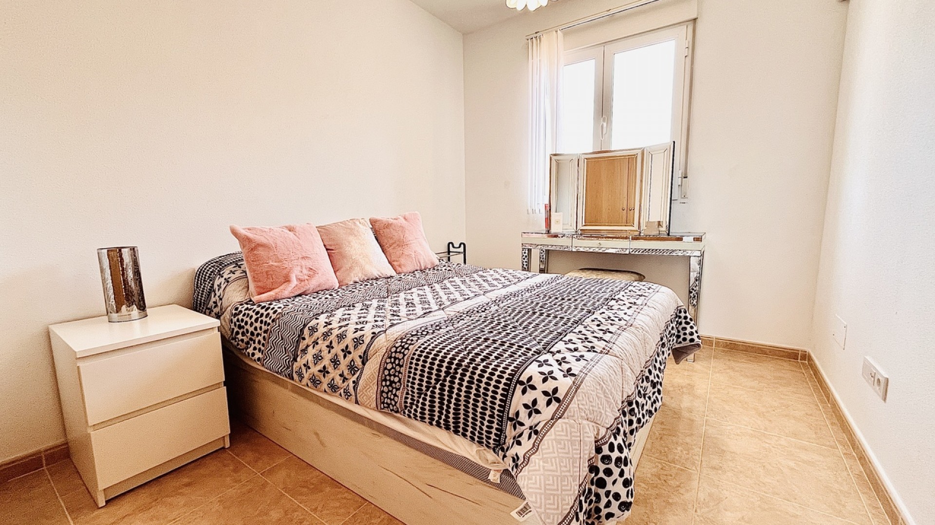 Herverkoop - Stadswoning -
Cabo Roig