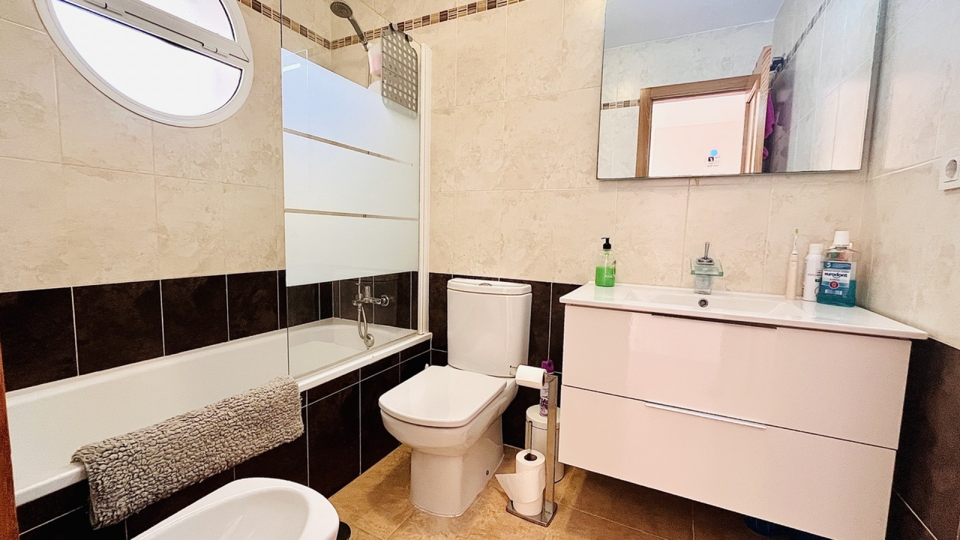 Herverkoop - Stadswoning -
Cabo Roig