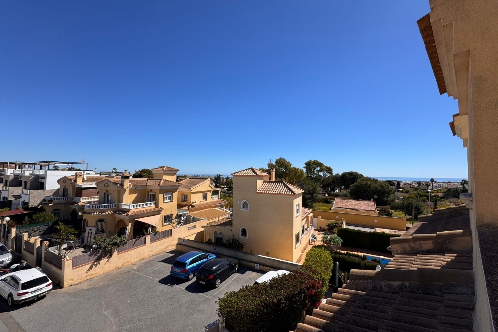 Herverkoop - Stadswoning -
Campoamor - Costa Blanca