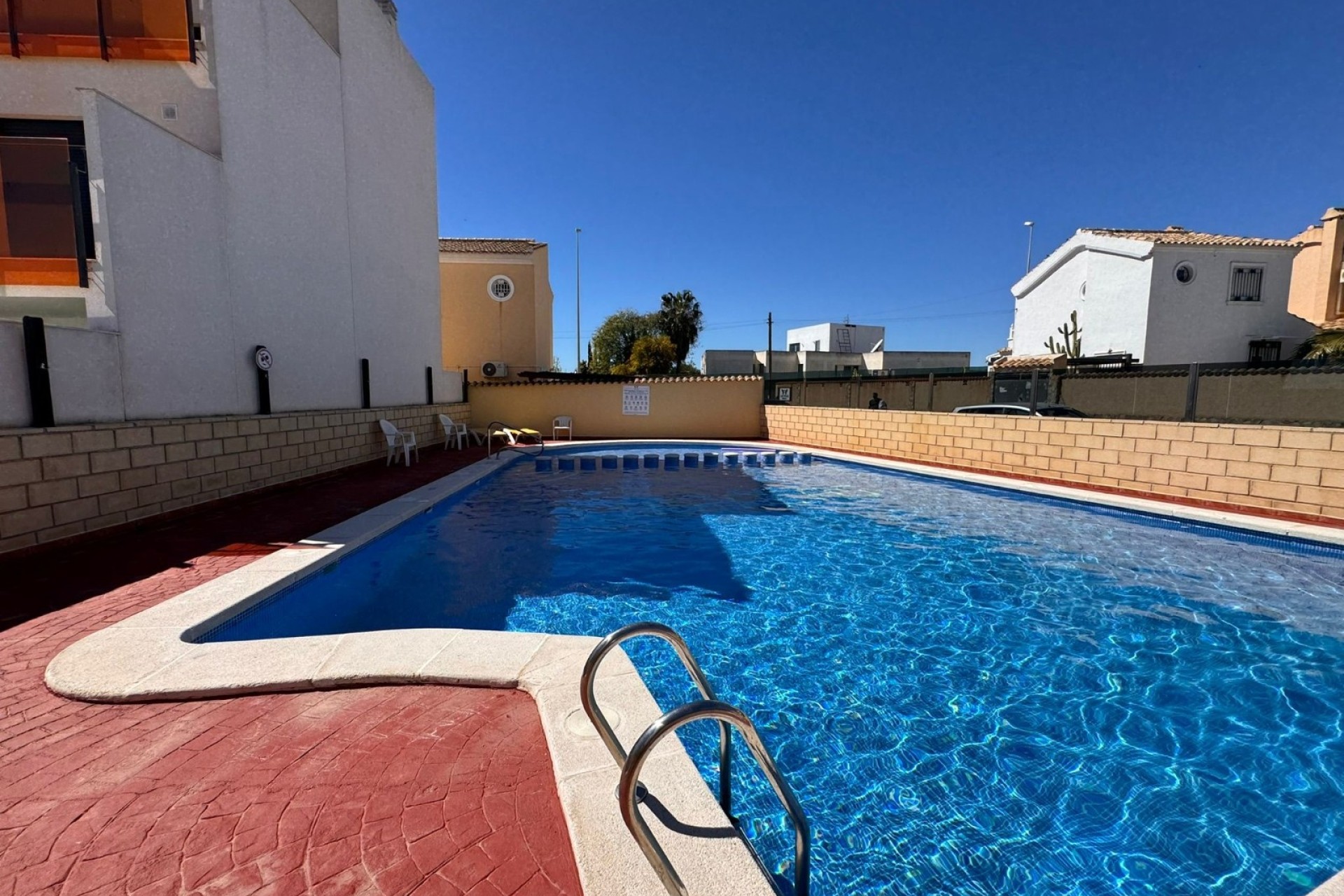 Herverkoop - Stadswoning -
Campoamor - Costa Blanca