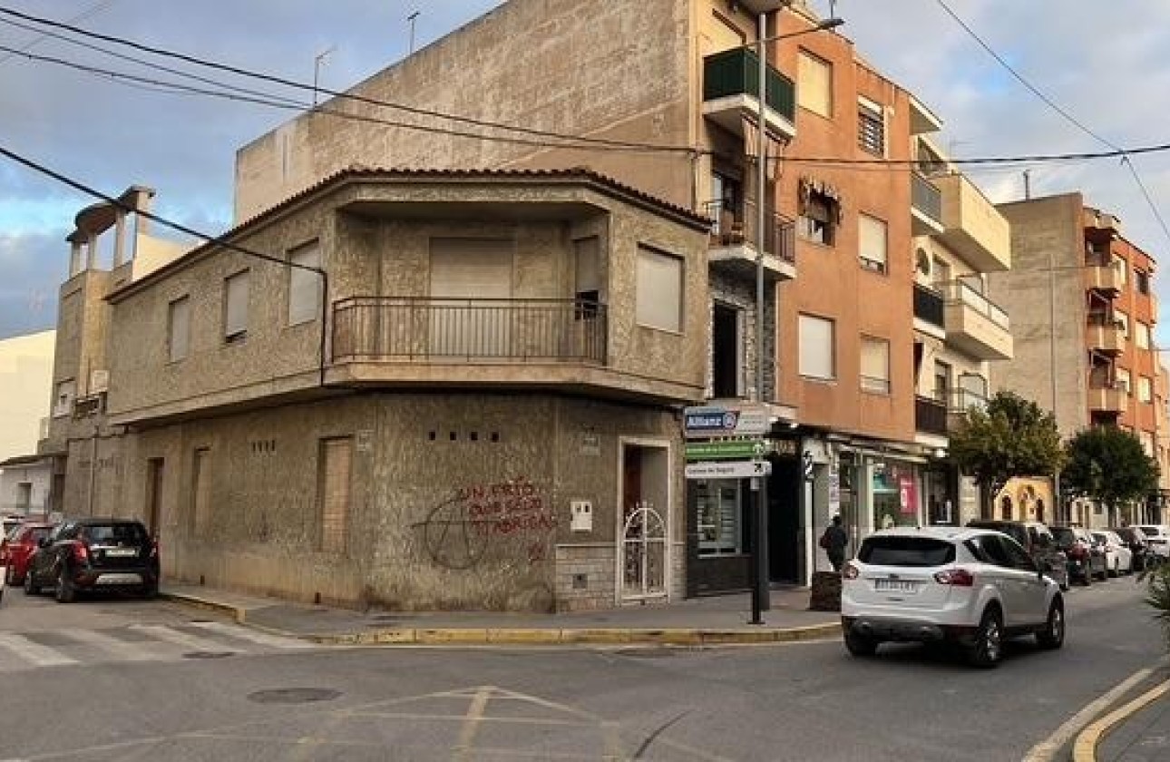 Herverkoop - Stadswoning -
Catral - Comunidad Valenciana
