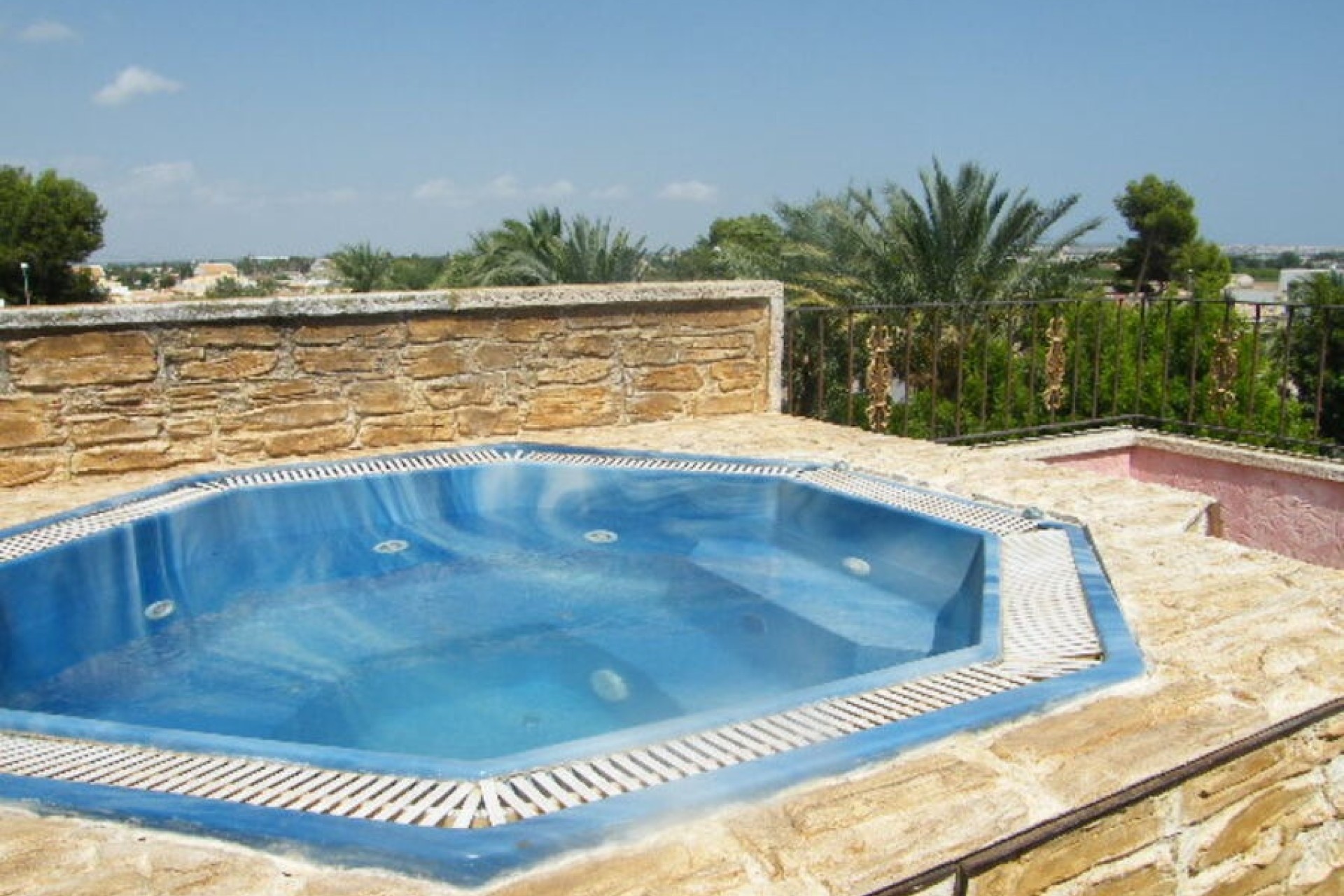 Herverkoop - Stadswoning -
Daya Nueva - Costa Blanca