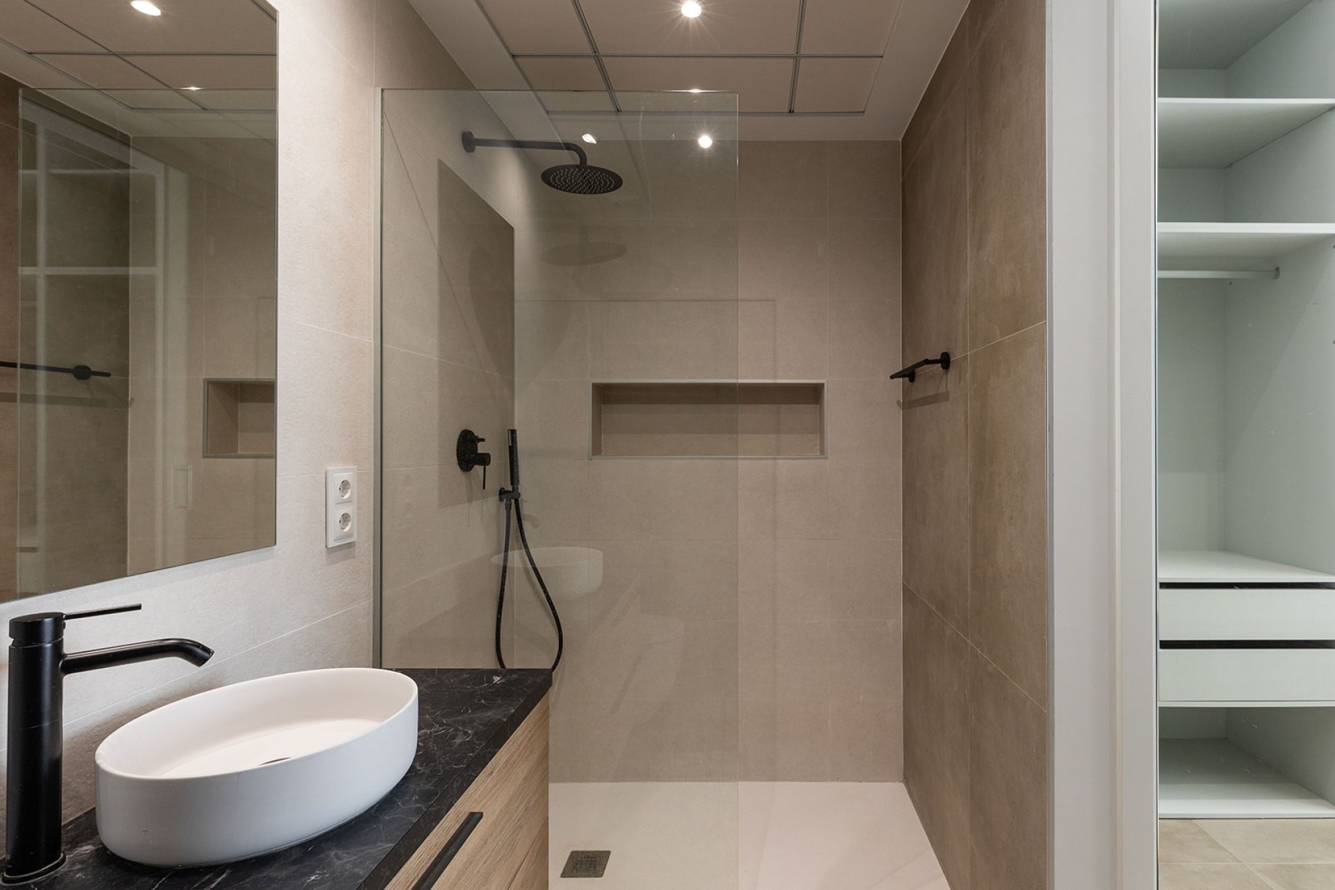 Herverkoop - Stadswoning -
Dolores