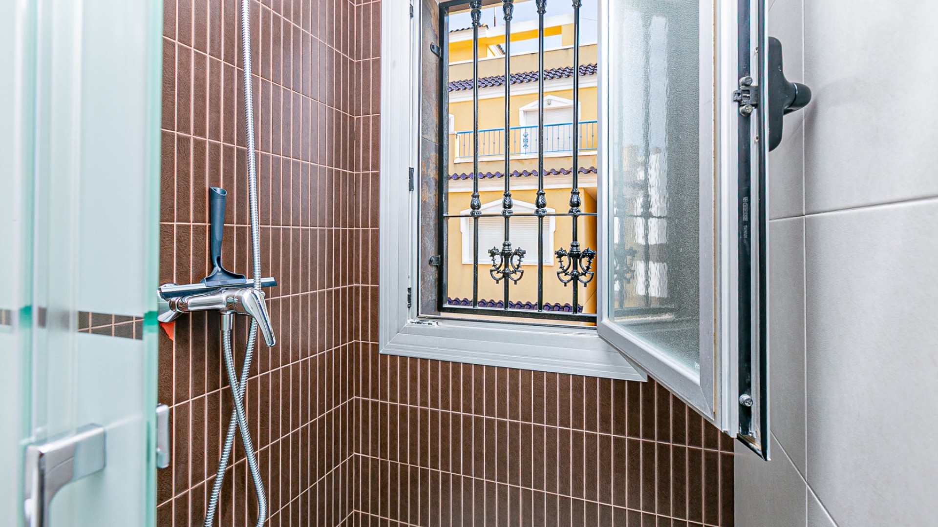 Herverkoop - Stadswoning -
Guardamar del Segura