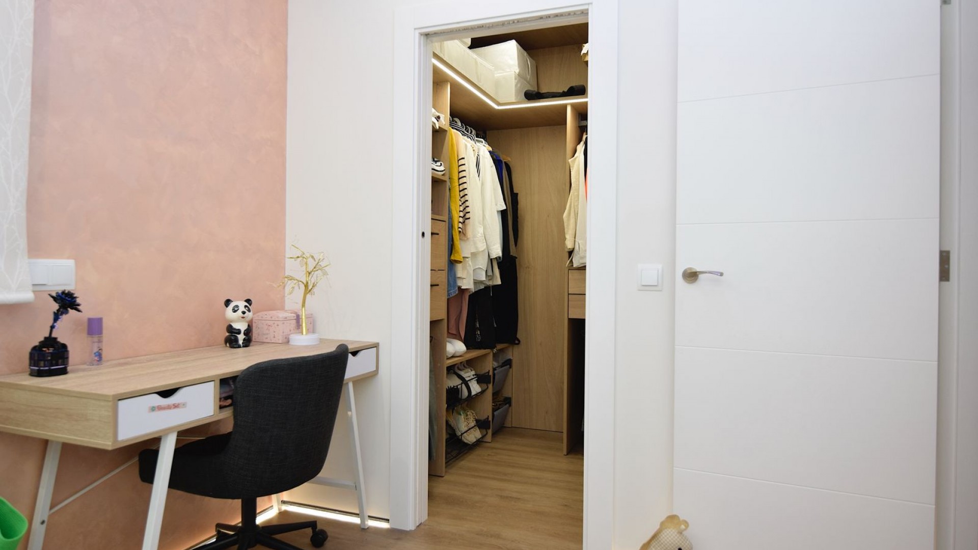 Herverkoop - Stadswoning -
La Florida